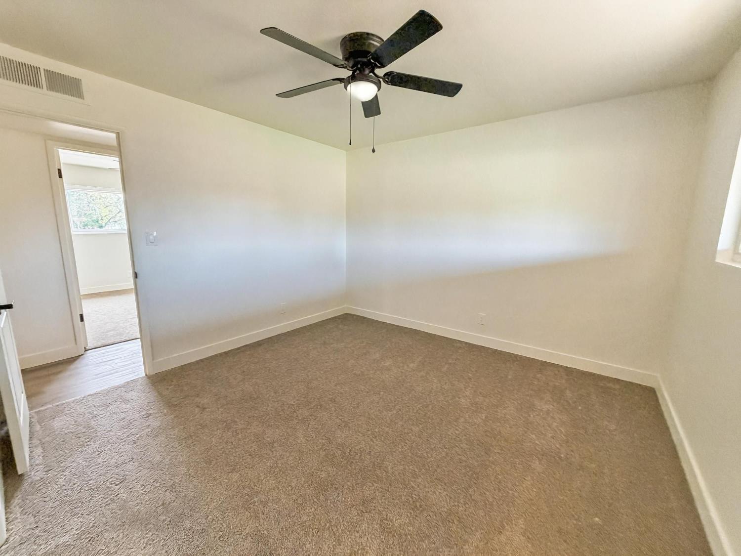 7403 E Alluvial Ave, Clovis, CA 93619