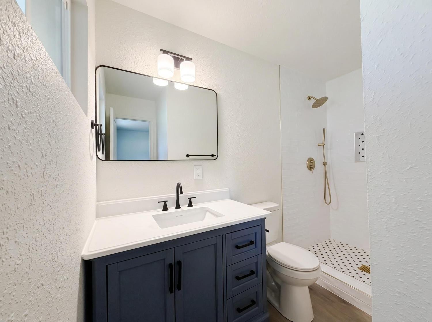 7403 E Alluvial Ave, Clovis, CA 93619