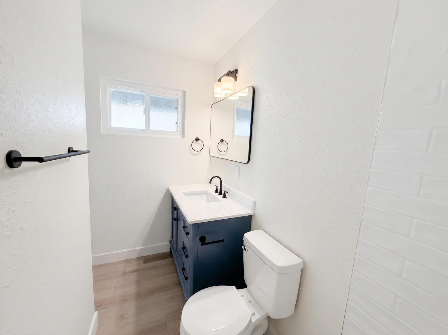 7403 E Alluvial Ave, Clovis, CA 93619