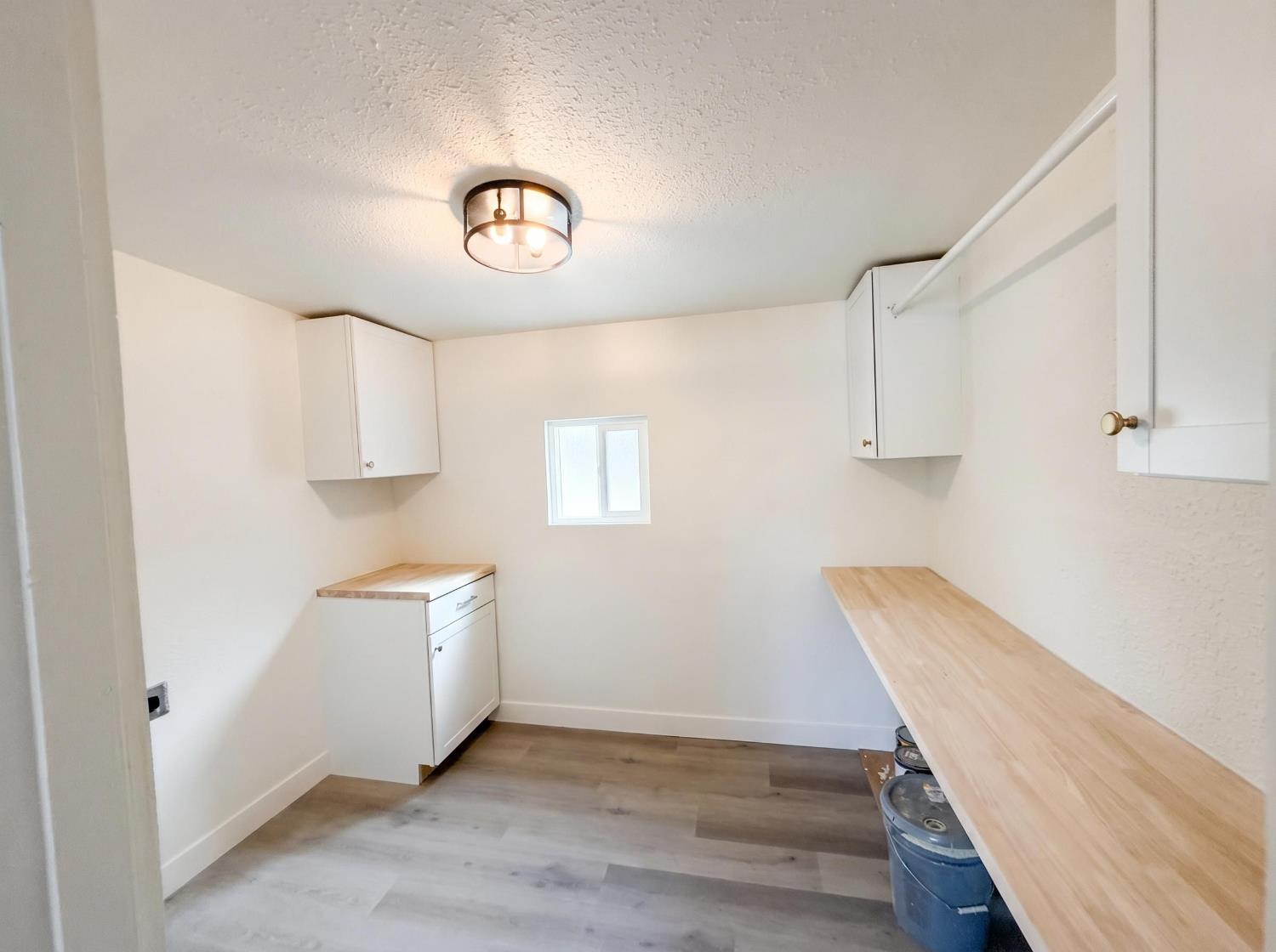 7403 E Alluvial Ave, Clovis, CA 93619