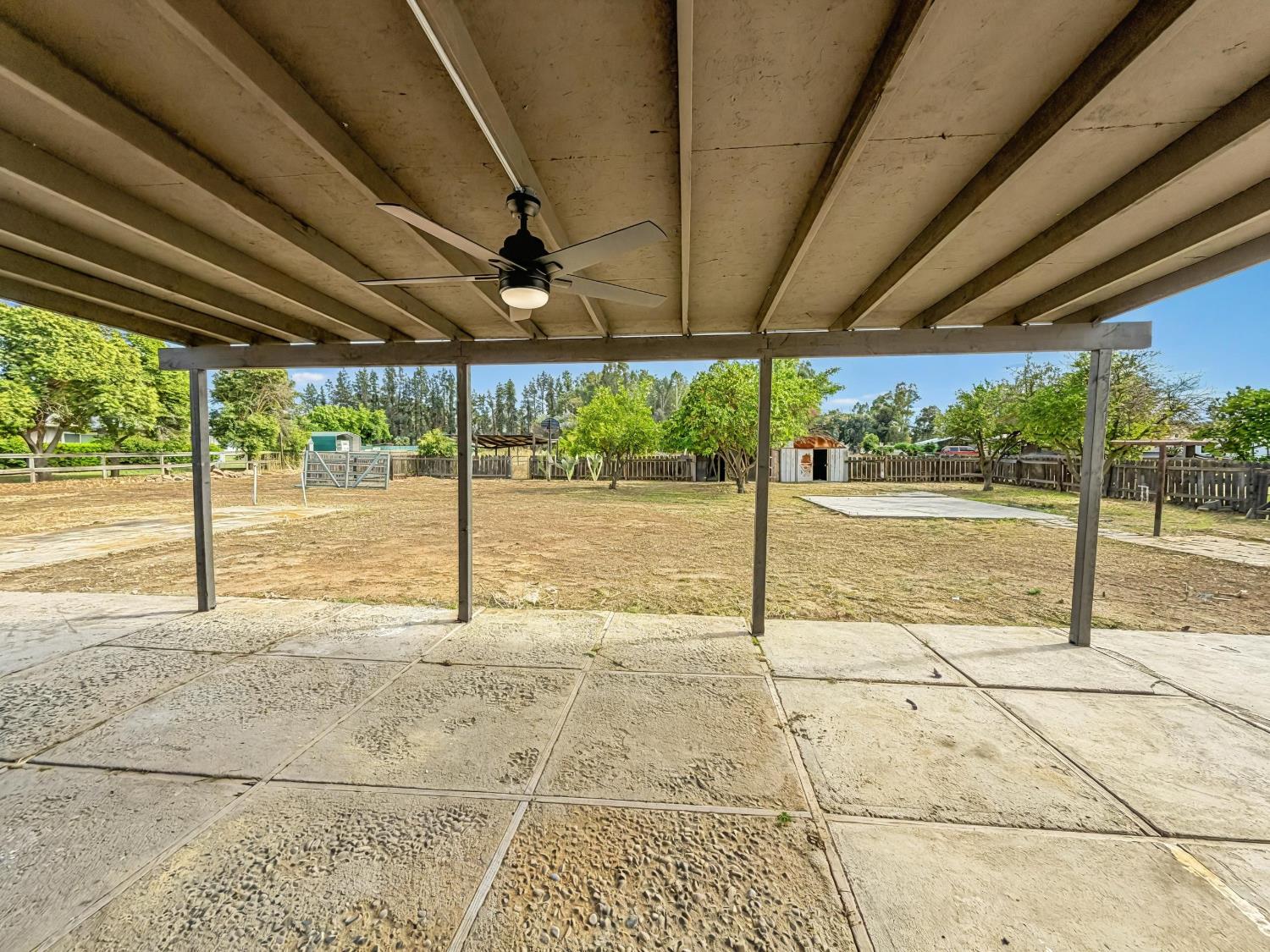 7403 E Alluvial Ave, Clovis, CA 93619