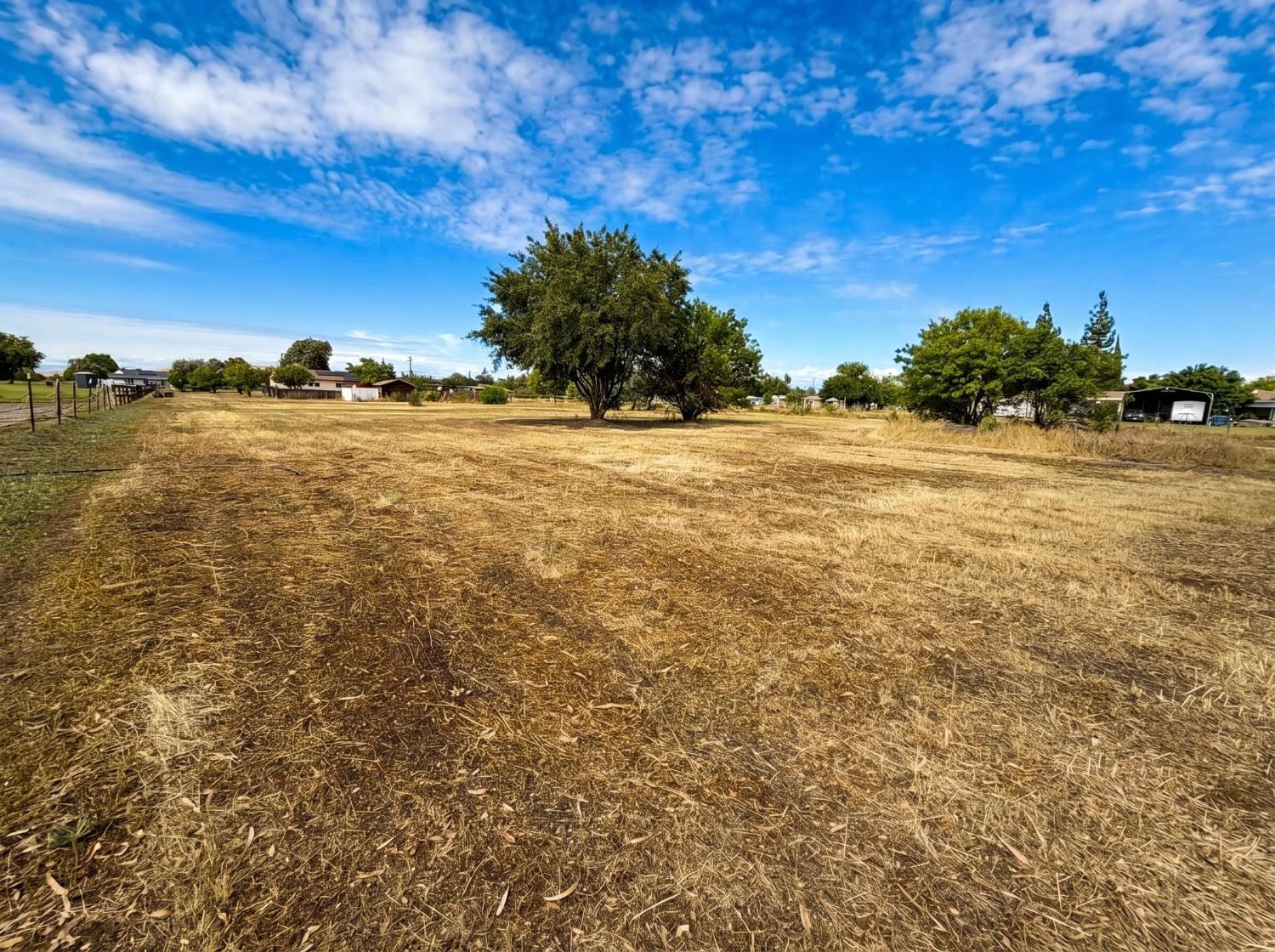 7403 E Alluvial Ave, Clovis, CA 93619