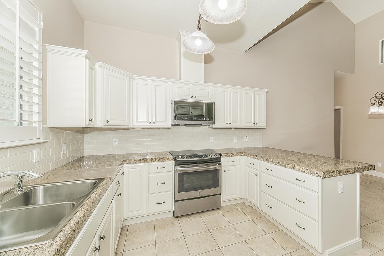 2047 S Church Ave, Reedley, CA 93654