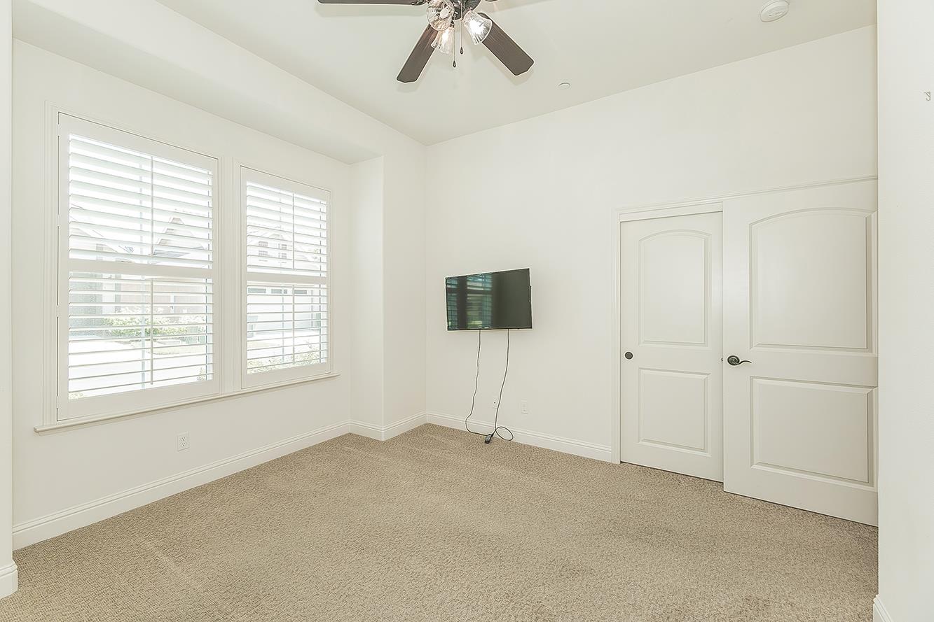 2047 S Church Ave, Reedley, CA 93654