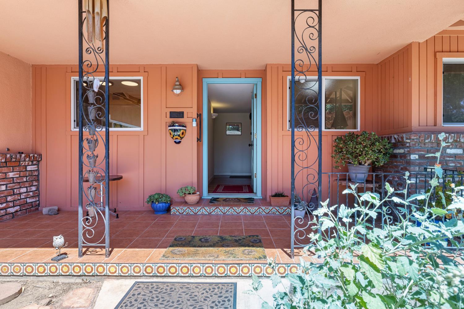 308 Dartmouth Ave, Coalinga, CA 93210