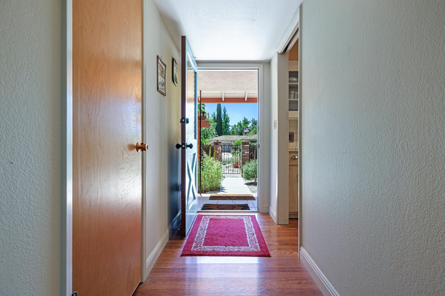 308 Dartmouth Ave, Coalinga, CA 93210