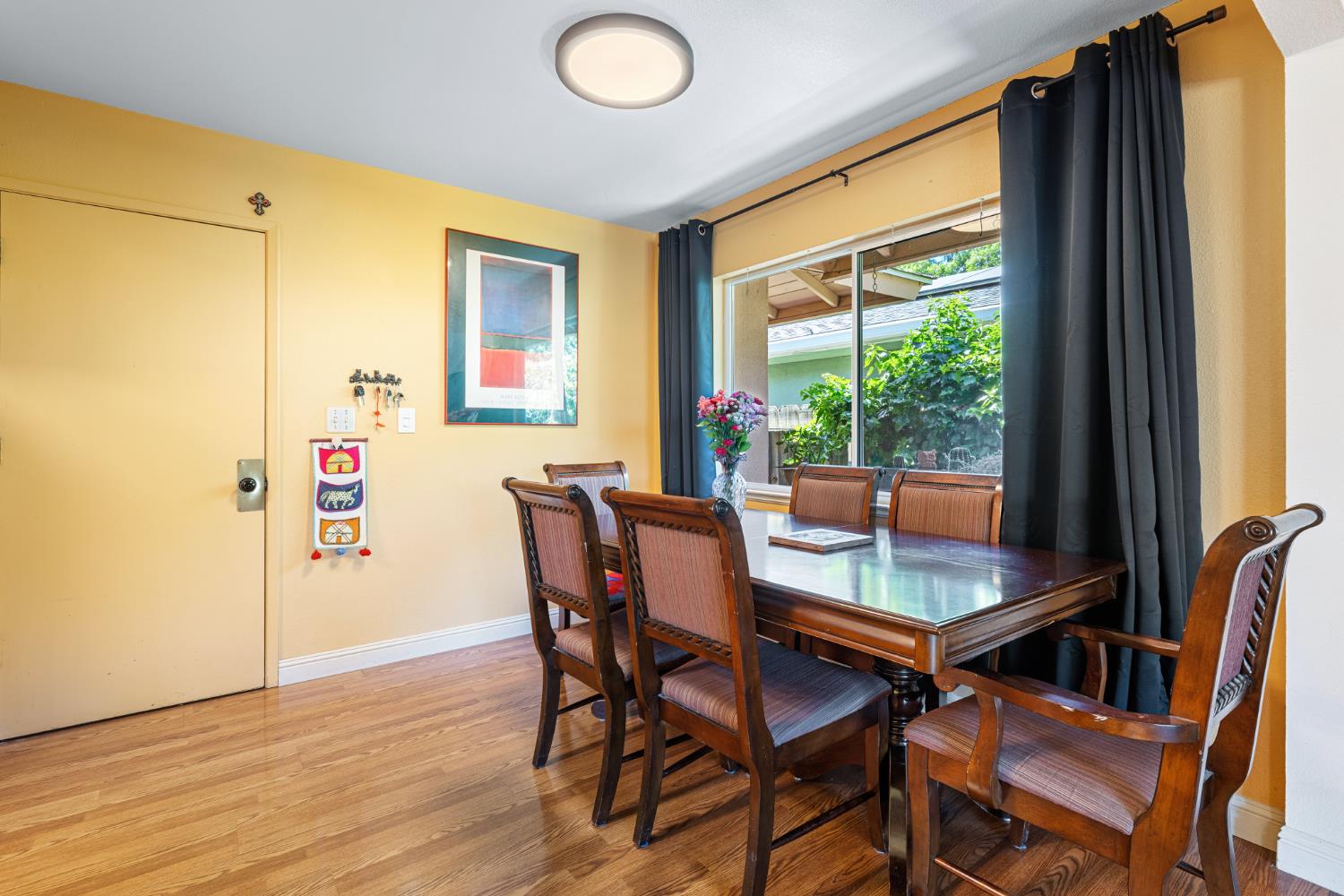 308 Dartmouth Ave, Coalinga, CA 93210