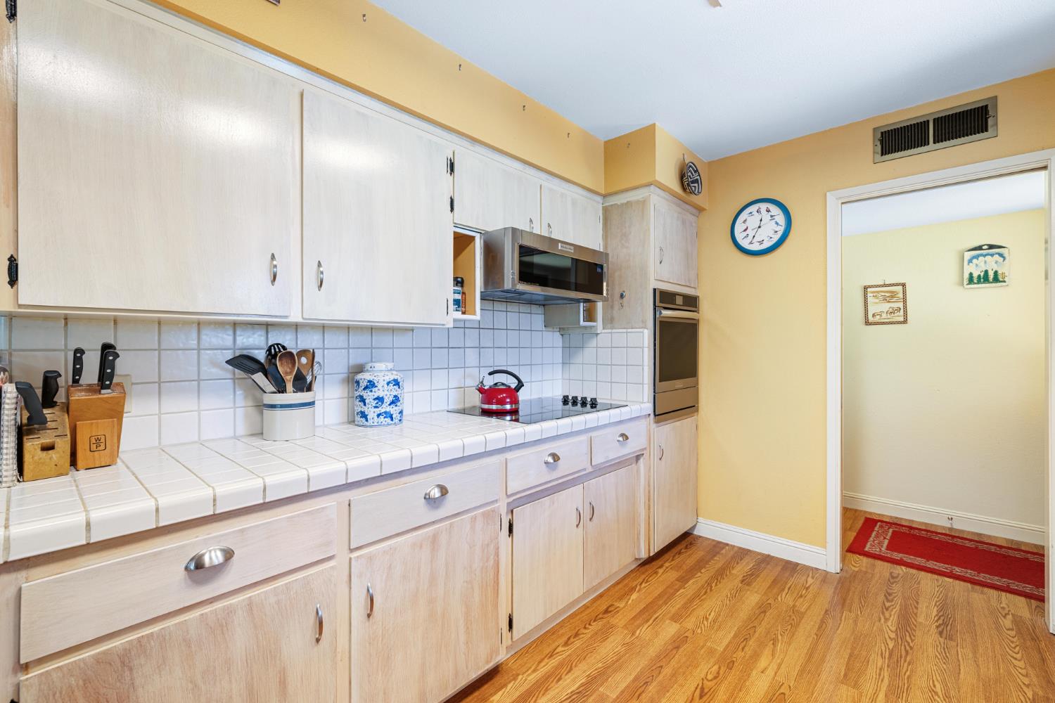 308 Dartmouth Ave, Coalinga, CA 93210