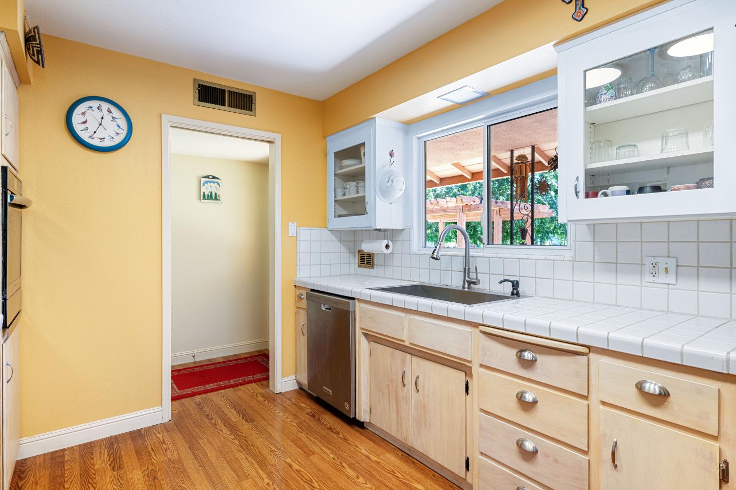 308 Dartmouth Ave, Coalinga, CA 93210