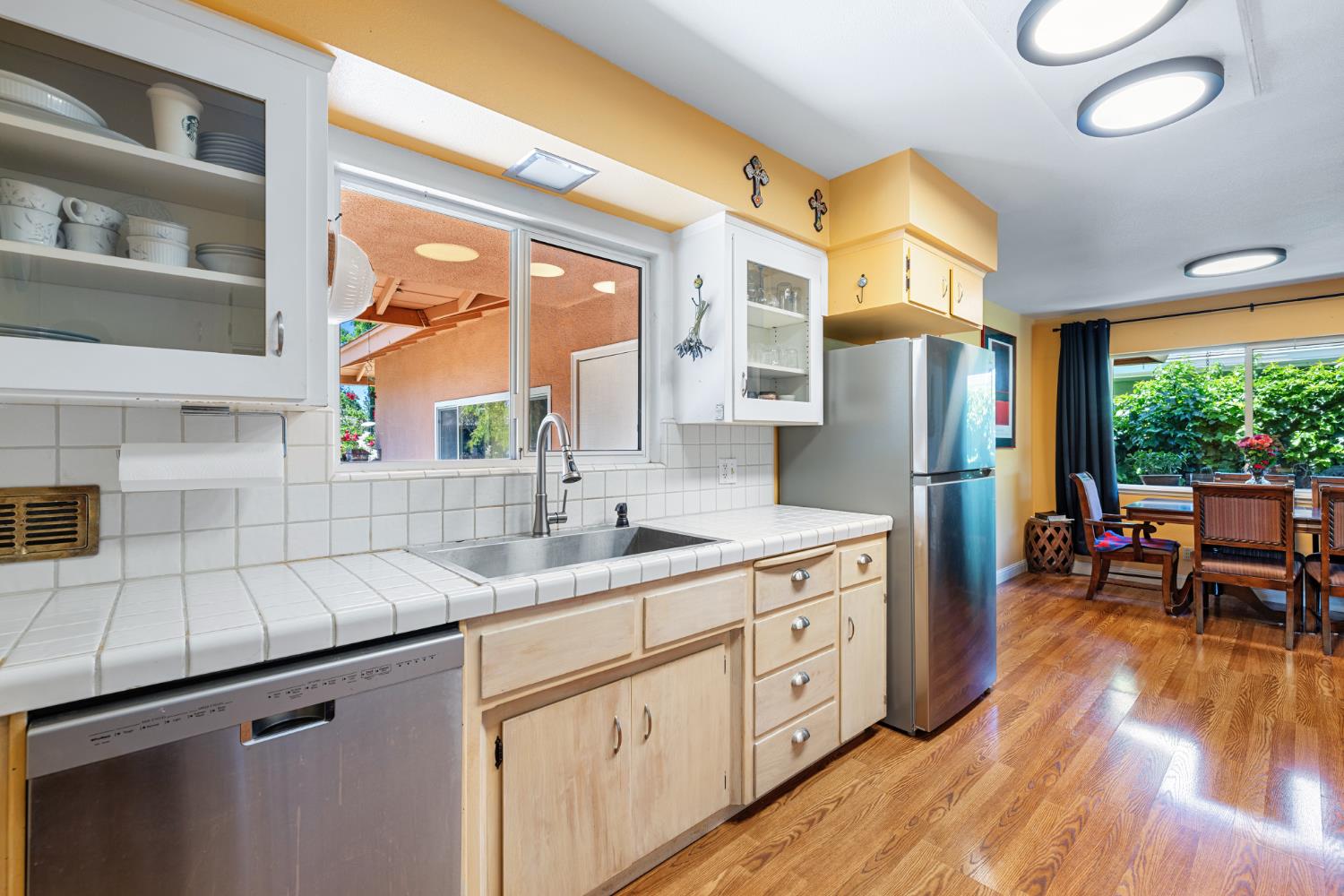 308 Dartmouth Ave, Coalinga, CA 93210