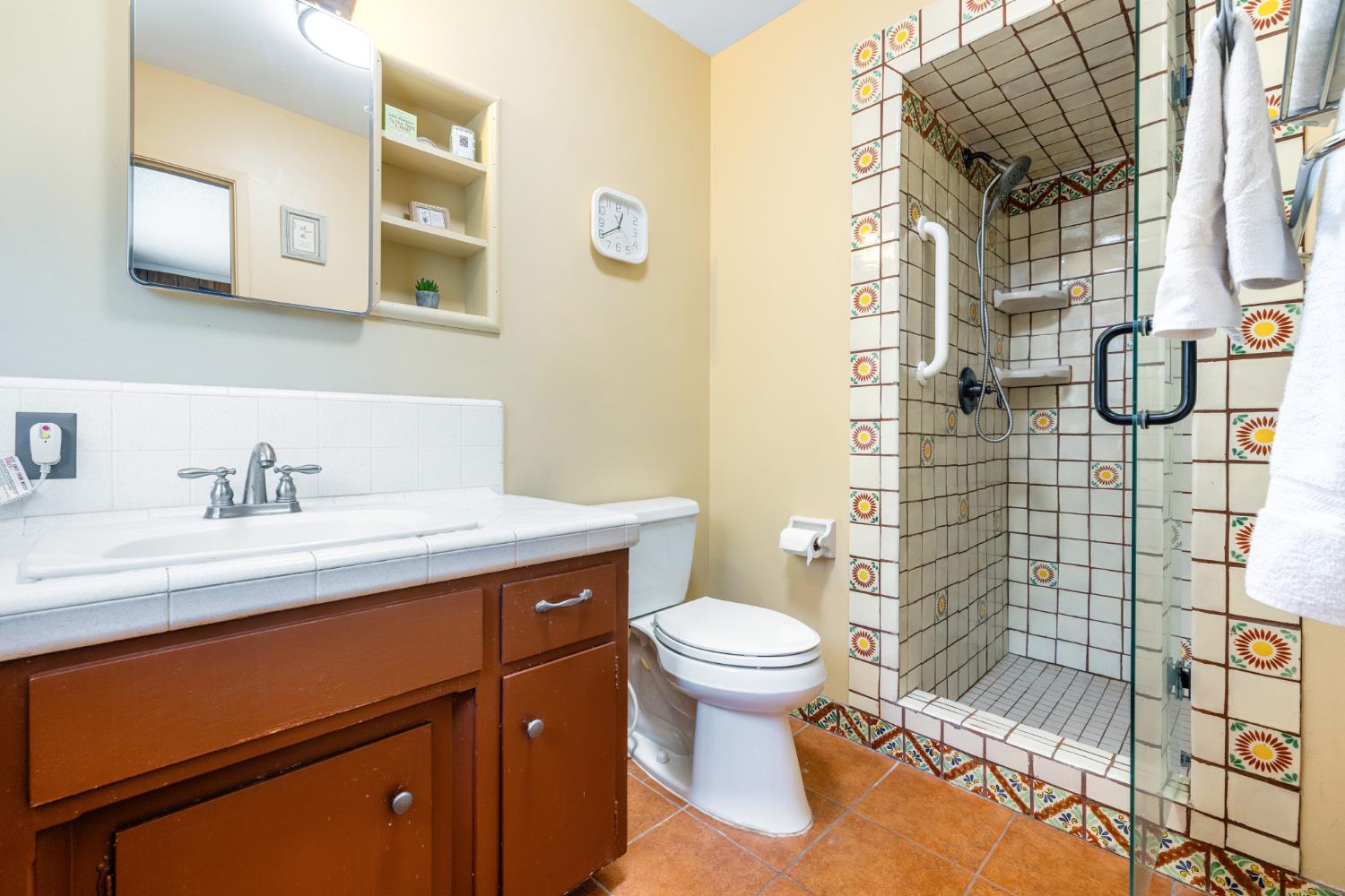 308 Dartmouth Ave, Coalinga, CA 93210