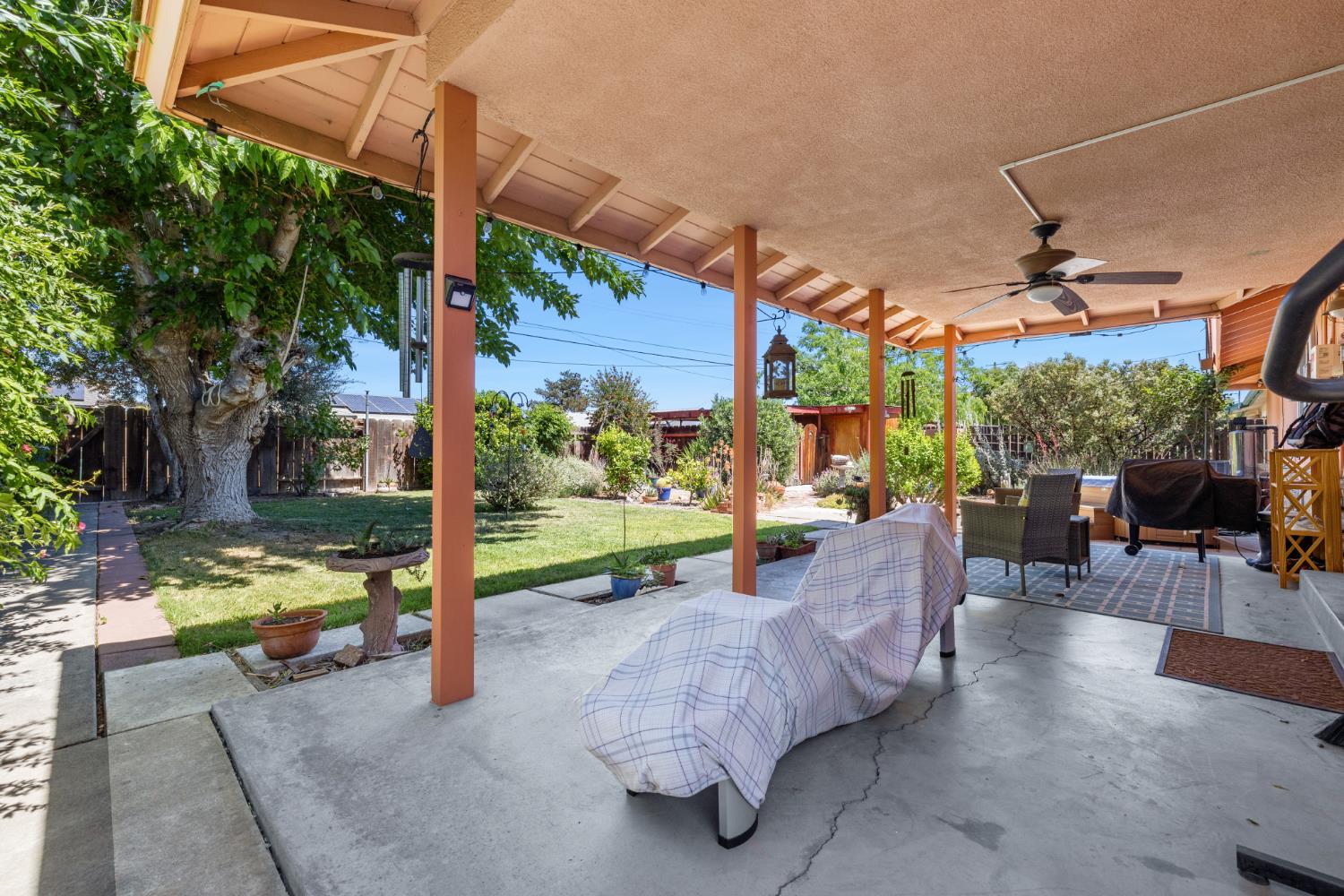 308 Dartmouth Ave, Coalinga, CA 93210