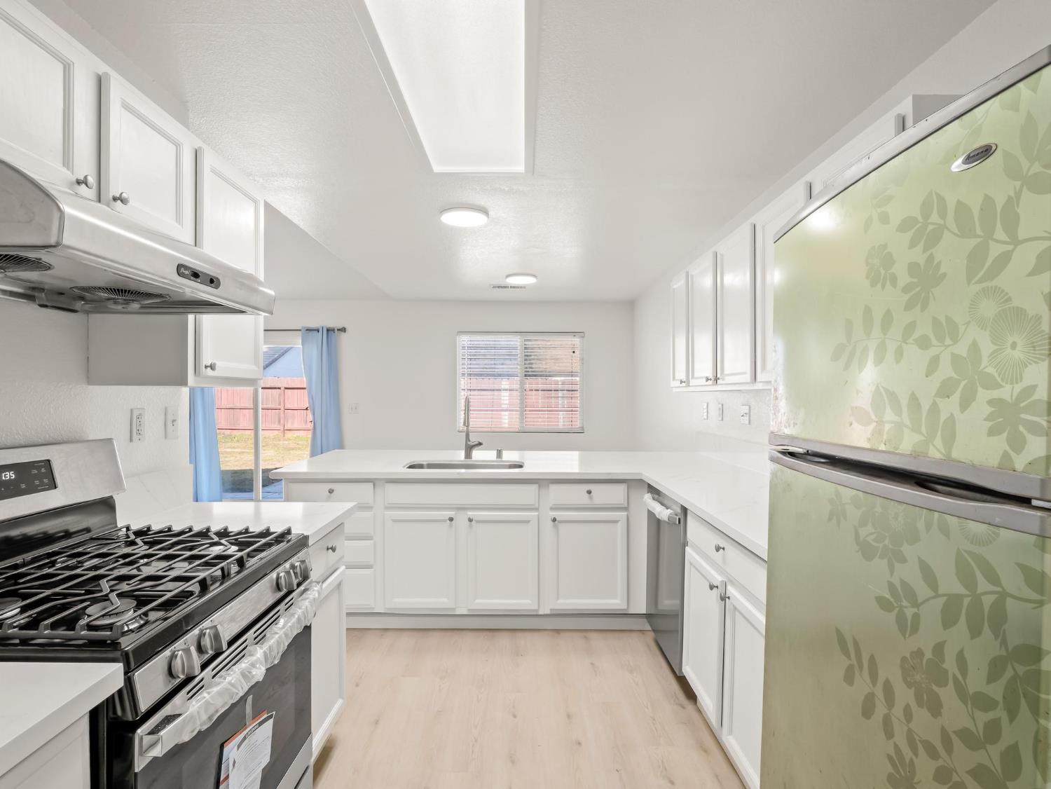 4068 W Weldon Ave, Fresno, CA 93722