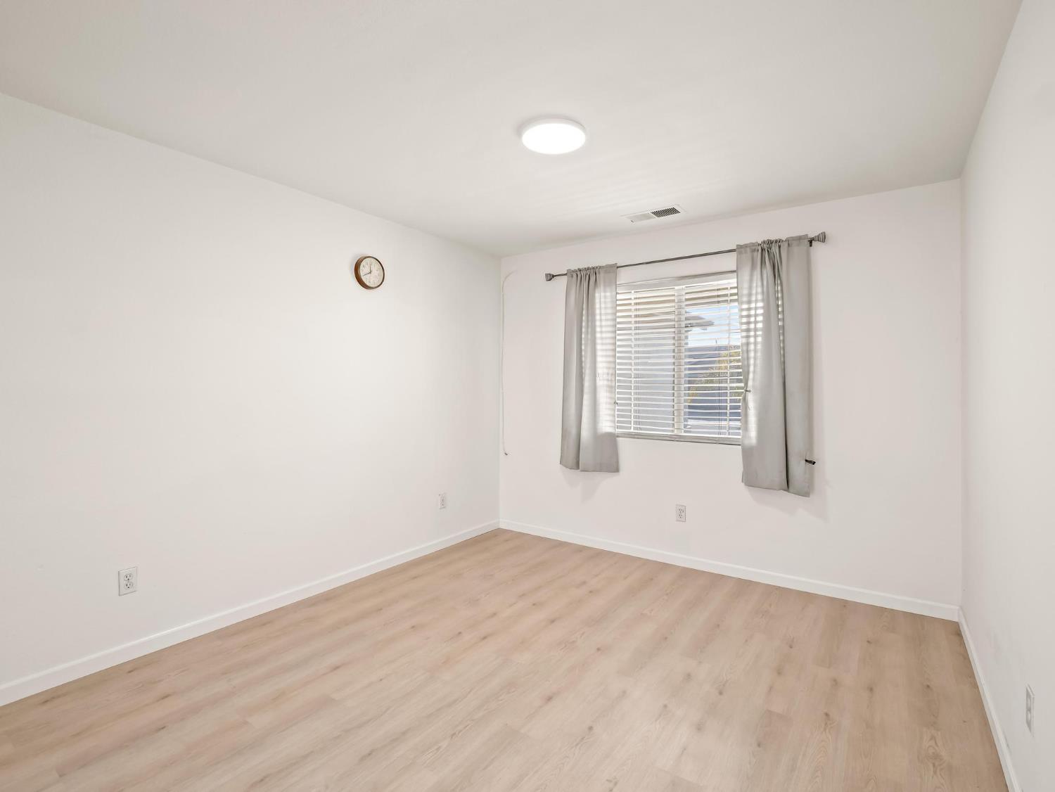 4068 W Weldon Ave, Fresno, CA 93722