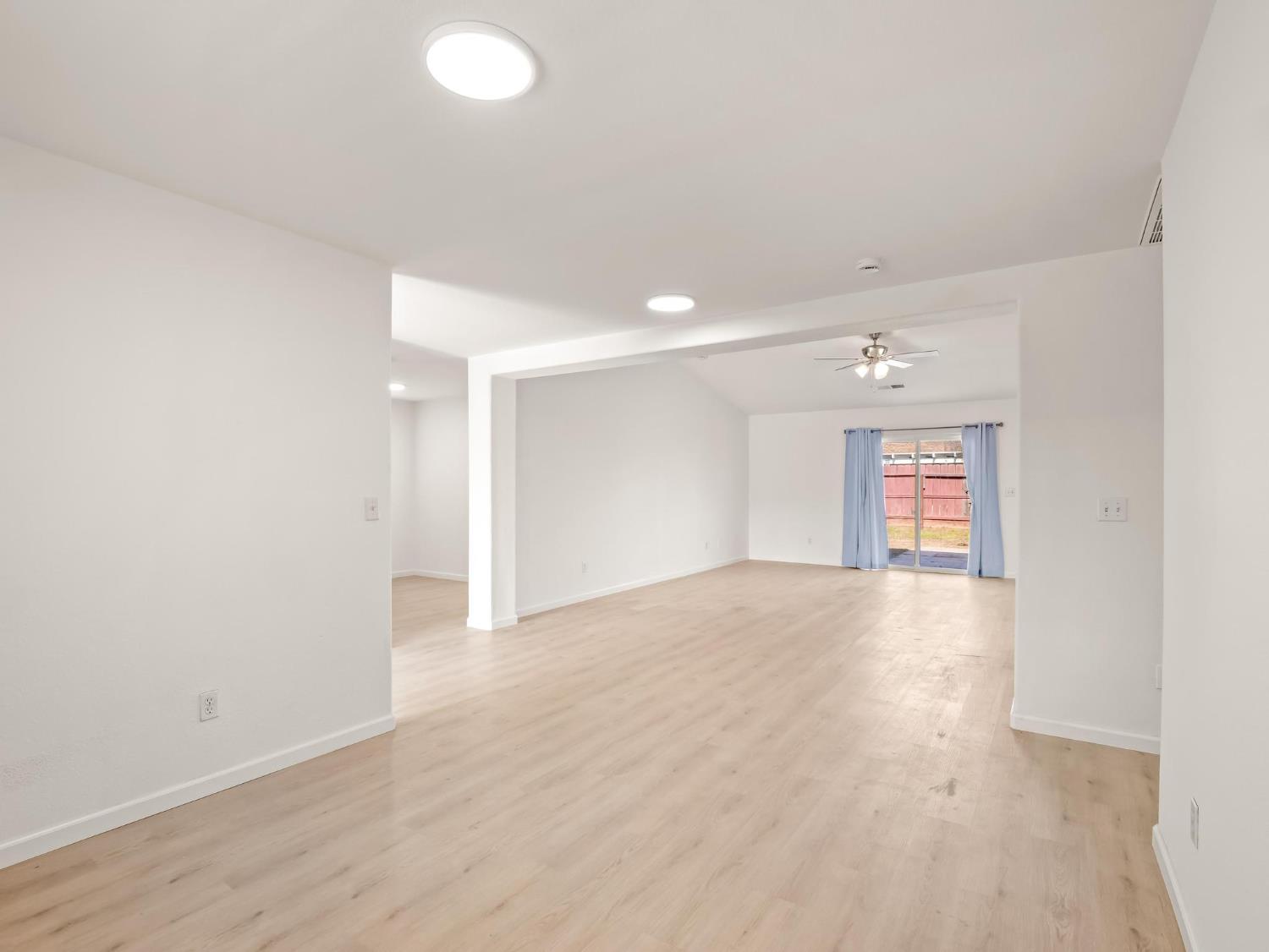 4068 W Weldon Ave, Fresno, CA 93722