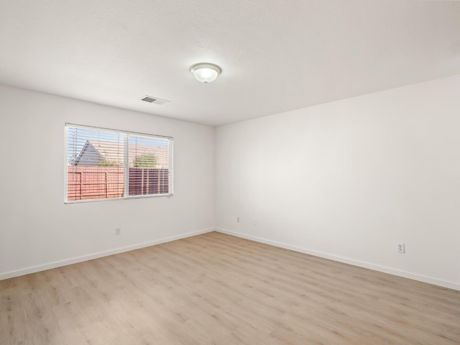 4068 W Weldon Ave, Fresno, CA 93722