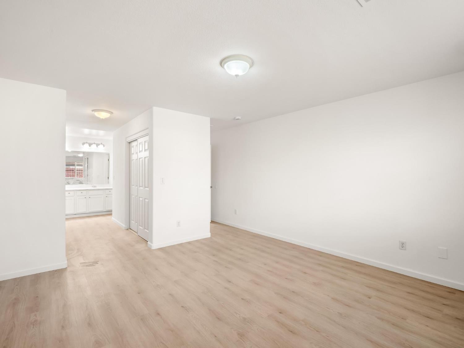 4068 W Weldon Ave, Fresno, CA 93722