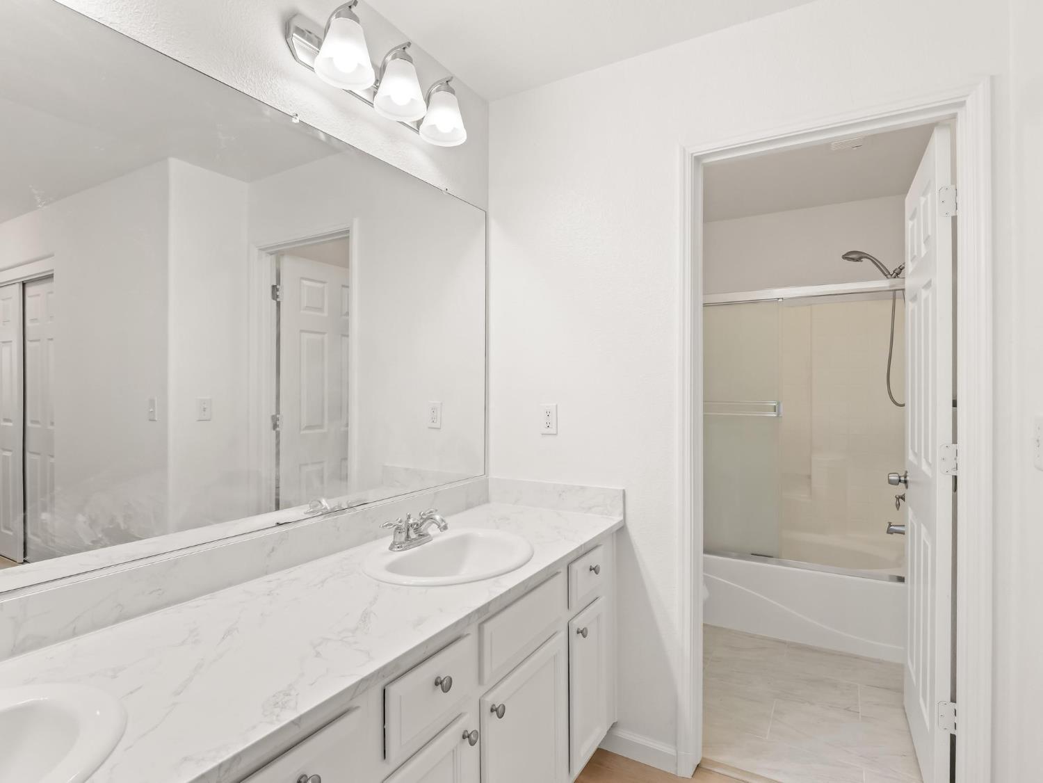 4068 W Weldon Ave, Fresno, CA 93722