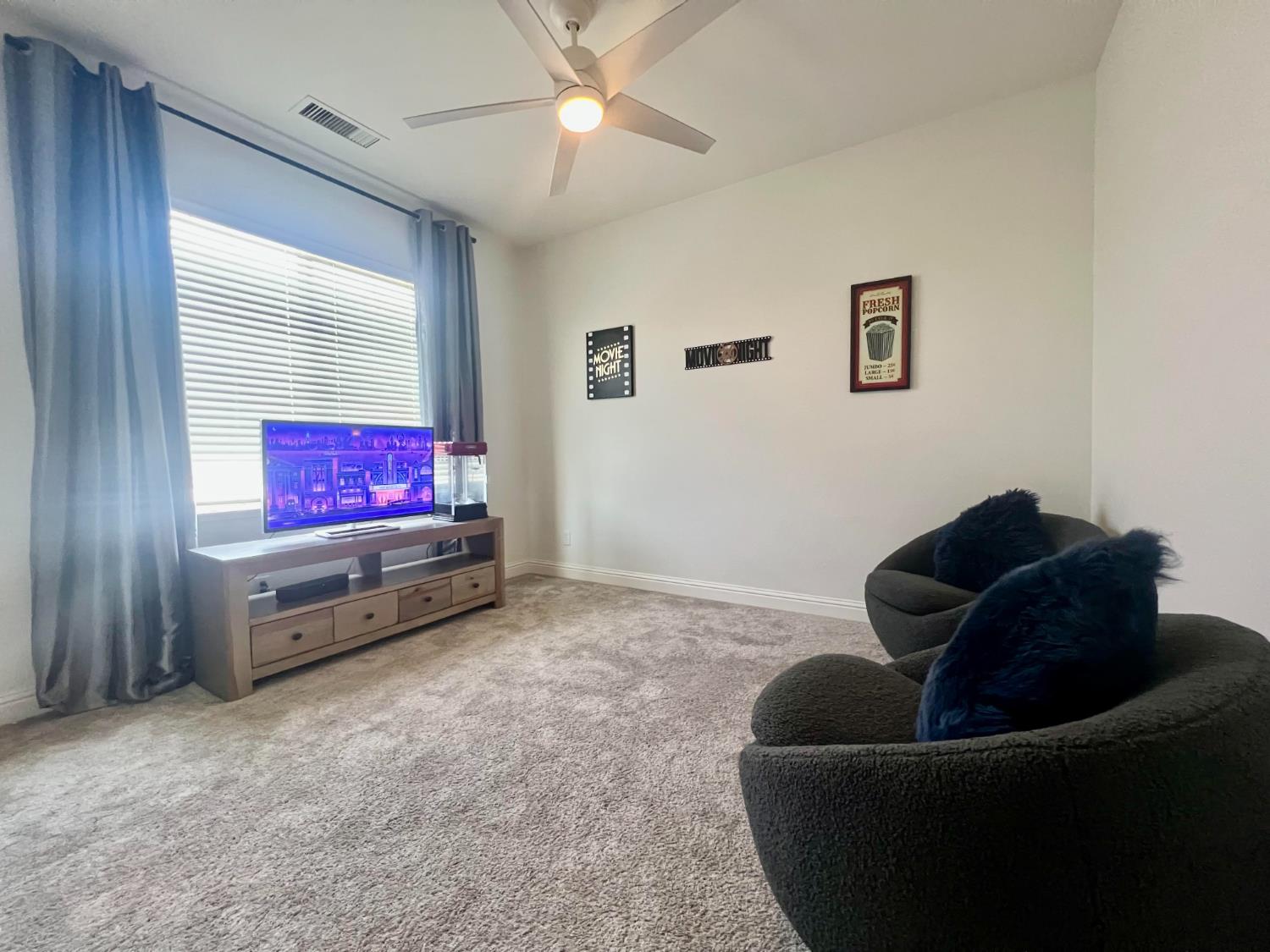 1902 Everglade Ave, Clovis, CA 93619