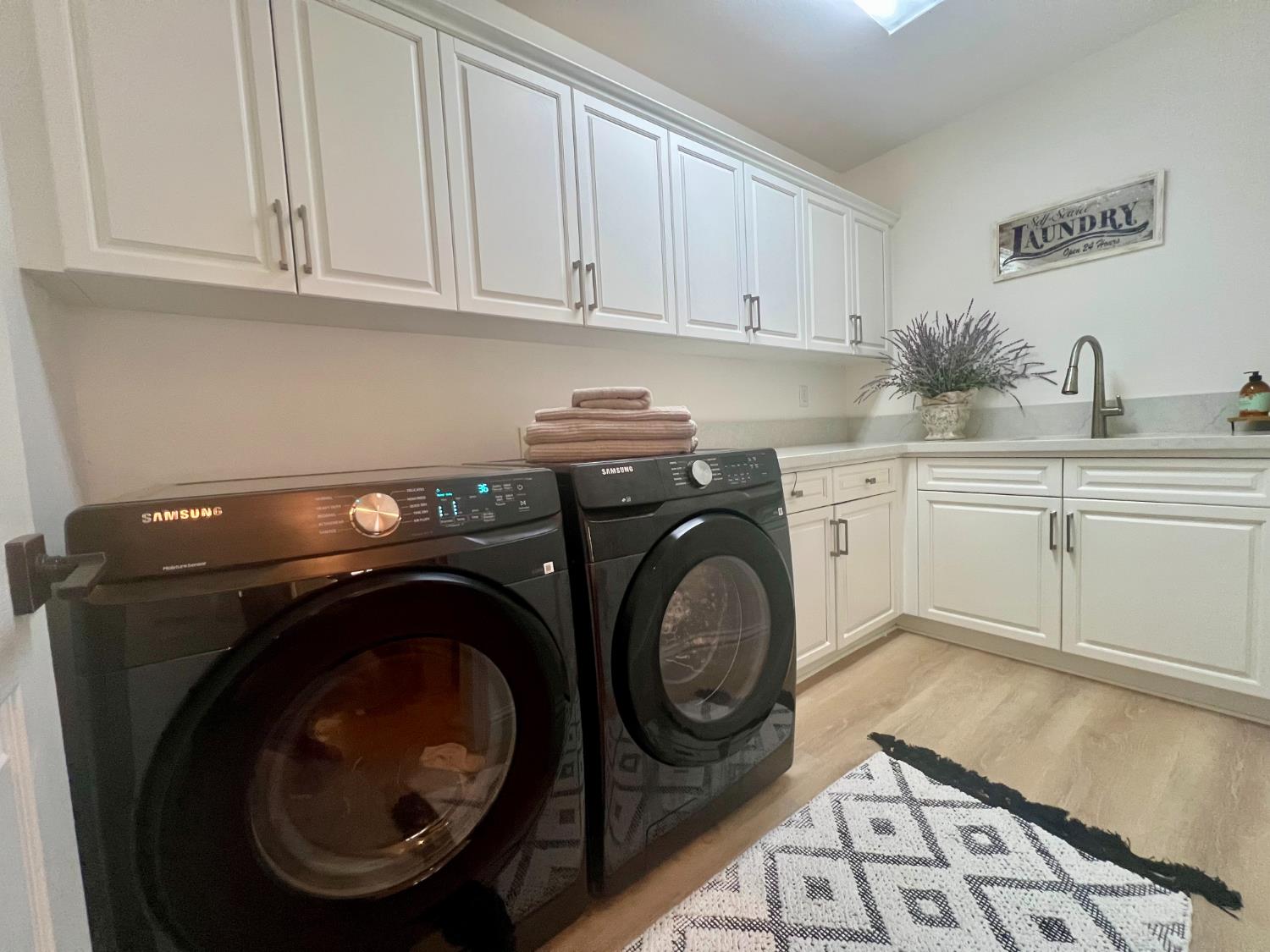 1902 Everglade Ave, Clovis, CA 93619