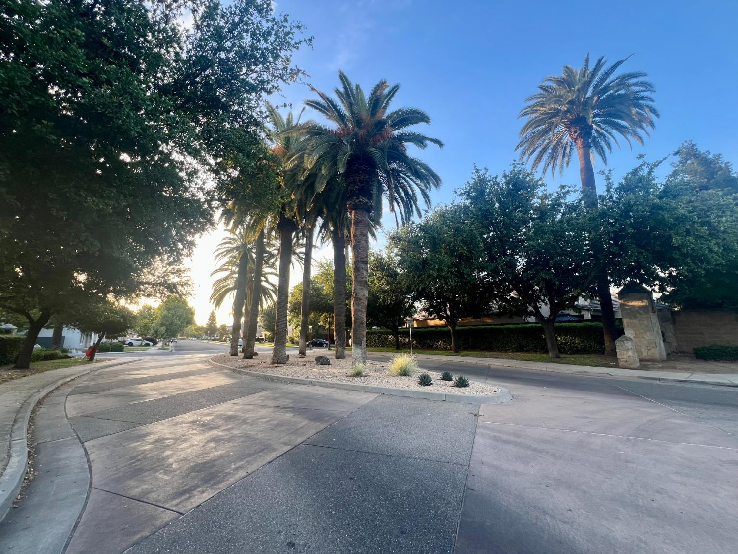 1902 Everglade Ave, Clovis, CA 93619