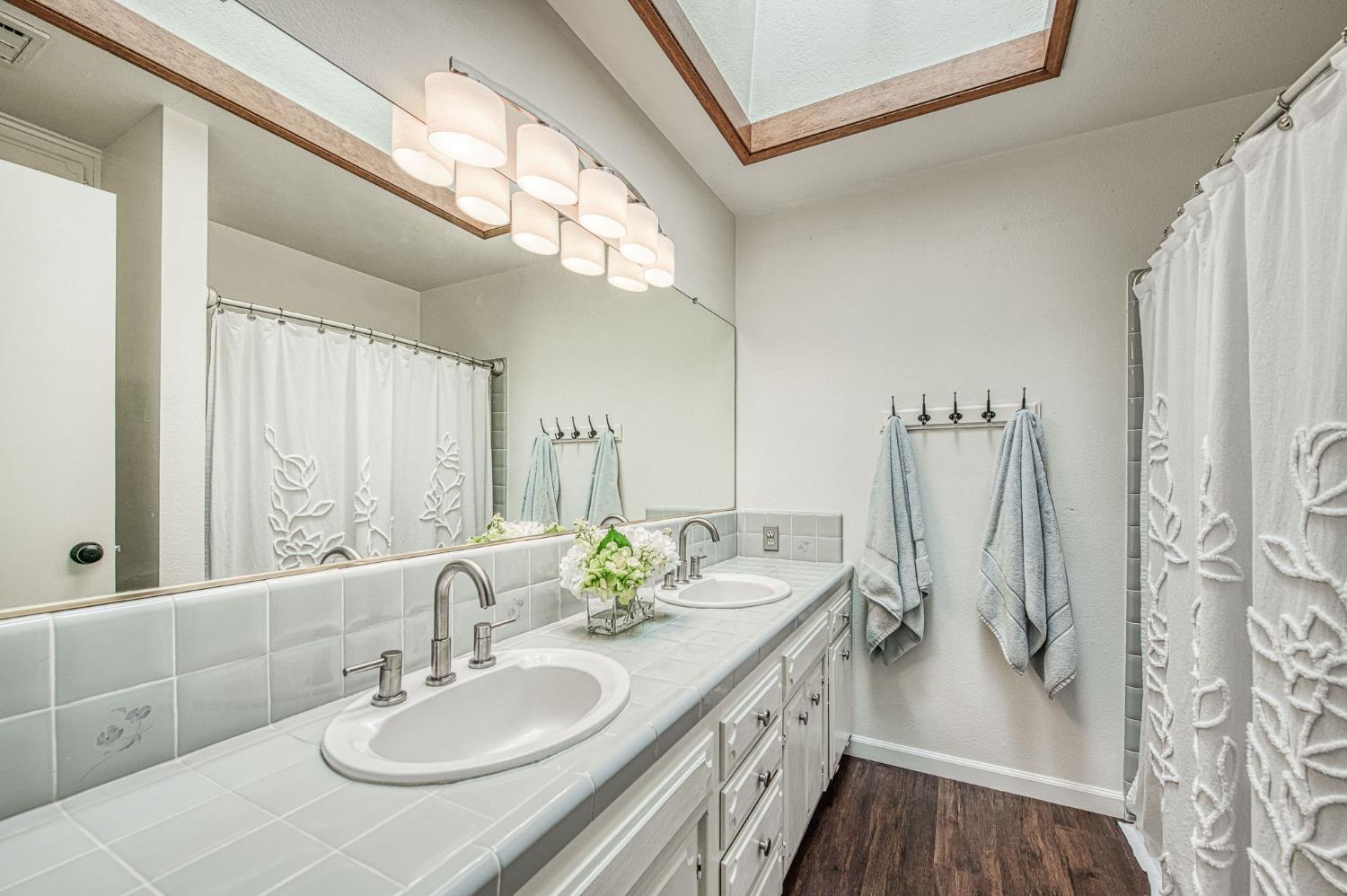 7668 N Hayston Ave, Fresno, CA 93720