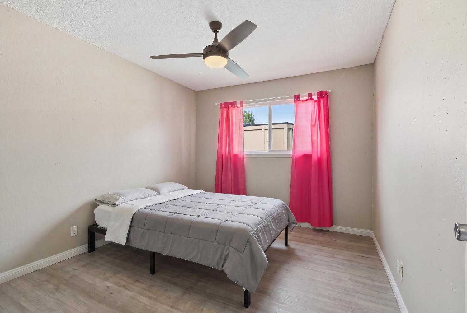 4867 E Leisure Ave, Fresno, CA 93727