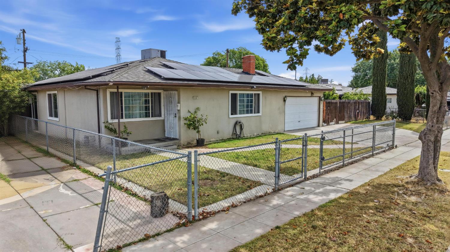 4867 E Leisure Ave, Fresno, CA 93727