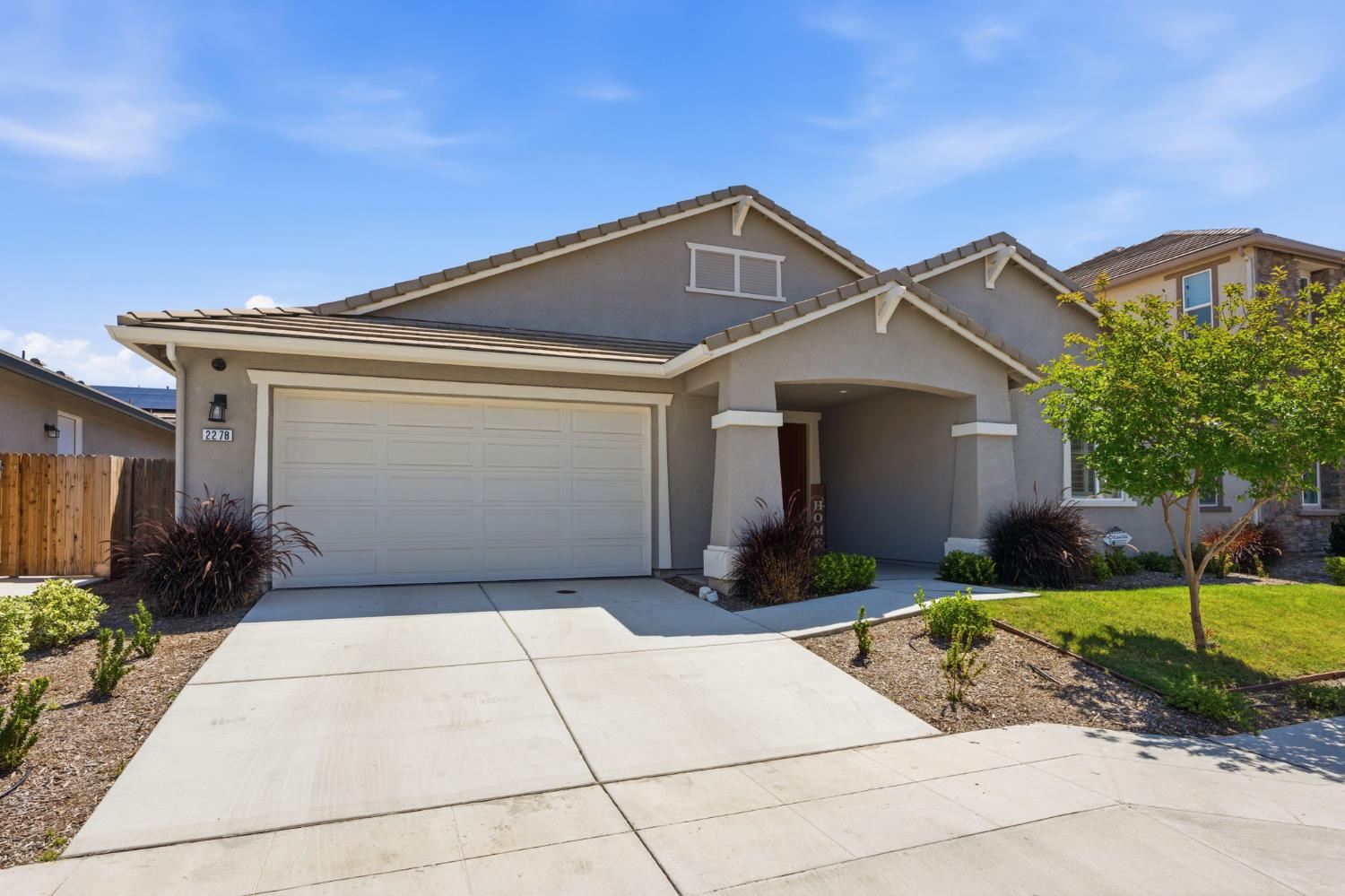 2278 N Mcarthur Ave, Fresno, CA 93727
