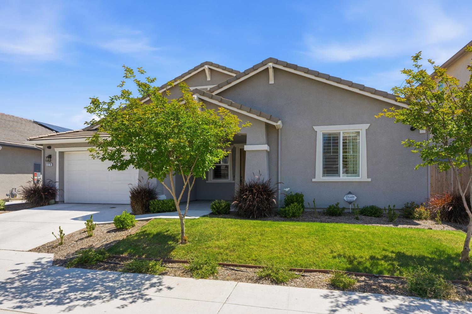 2278 N Mcarthur Ave, Fresno, CA 93727