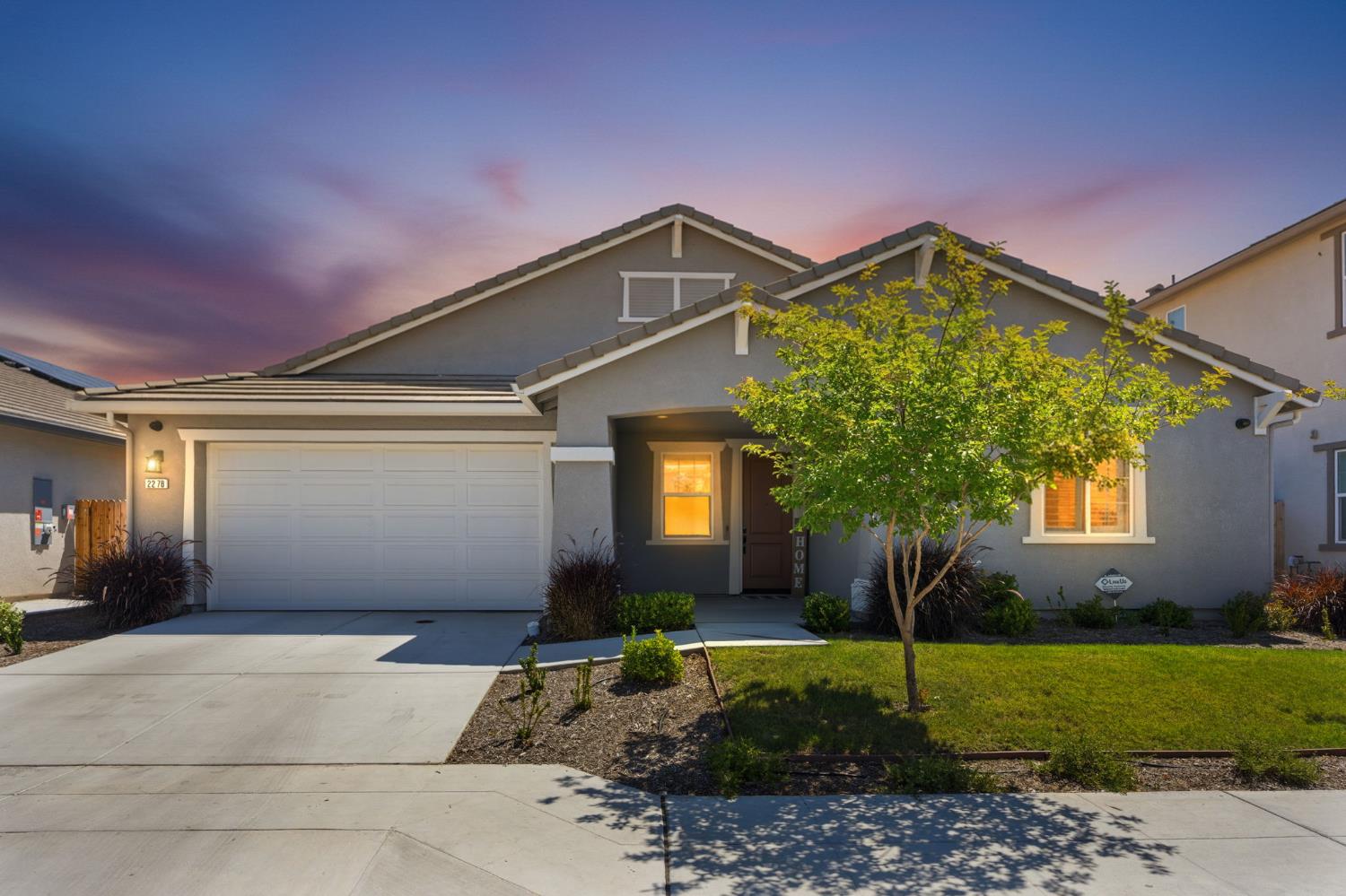 2278 N Mcarthur Ave, Fresno, CA 93727