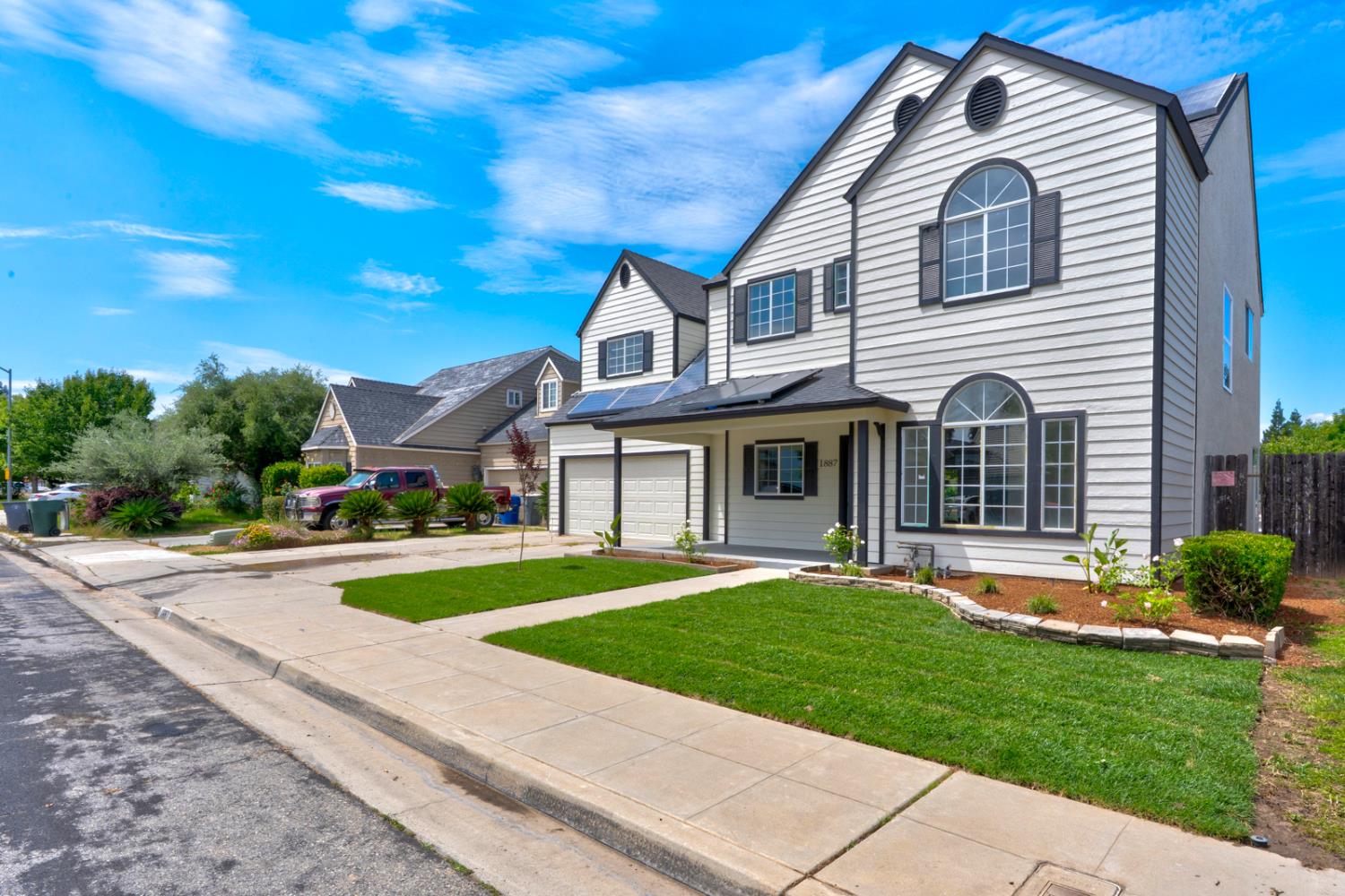 1887 Polson Ave, Clovis, CA 93611