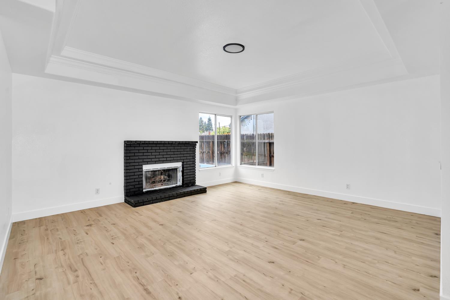 1887 Polson Ave, Clovis, CA 93611