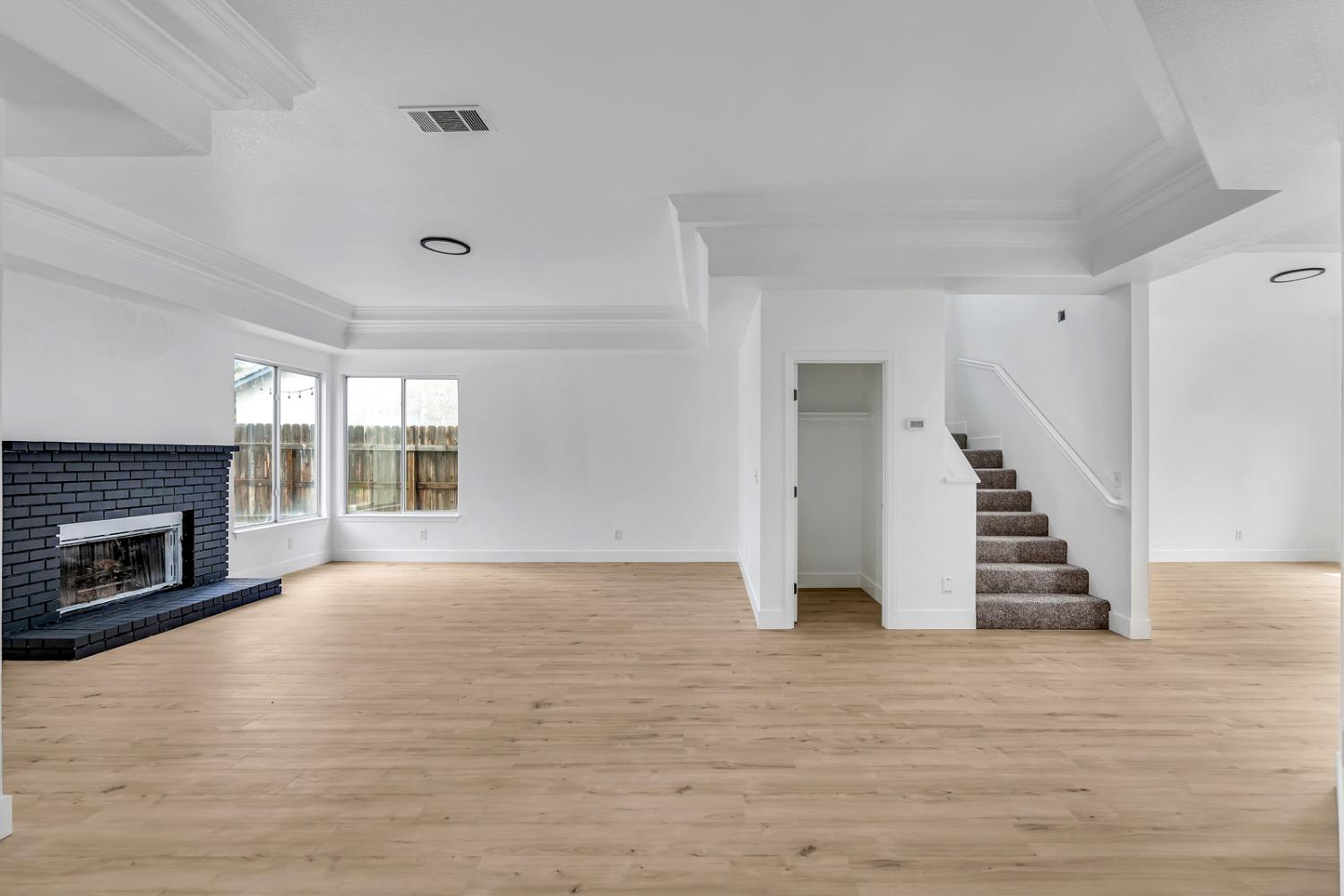 1887 Polson Ave, Clovis, CA 93611