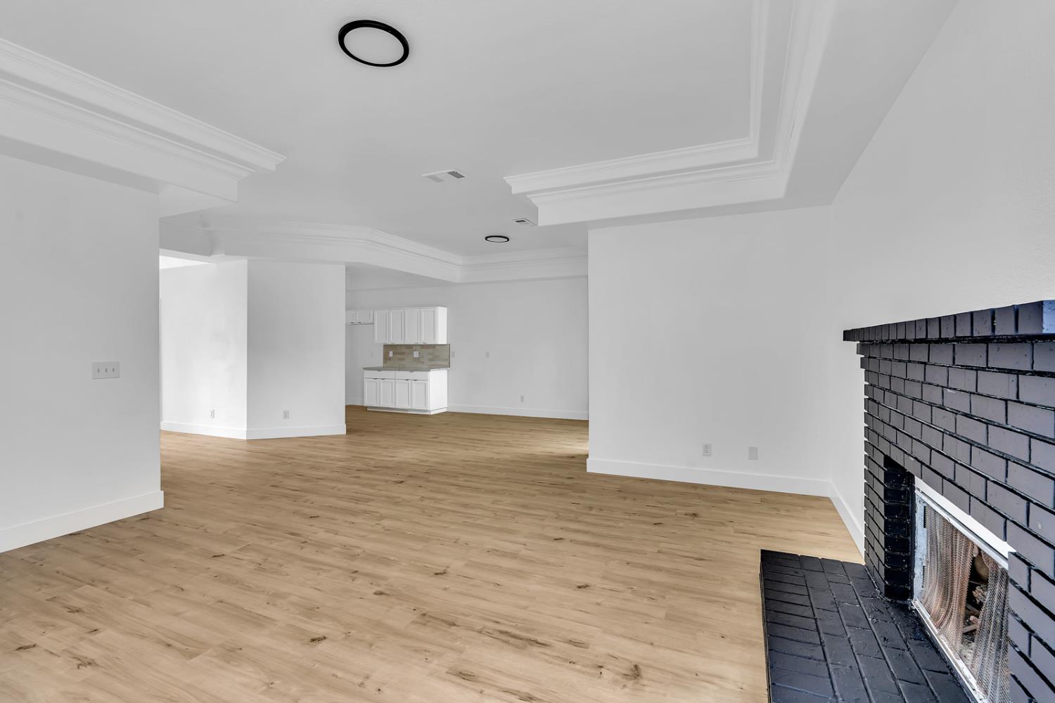 1887 Polson Ave, Clovis, CA 93611