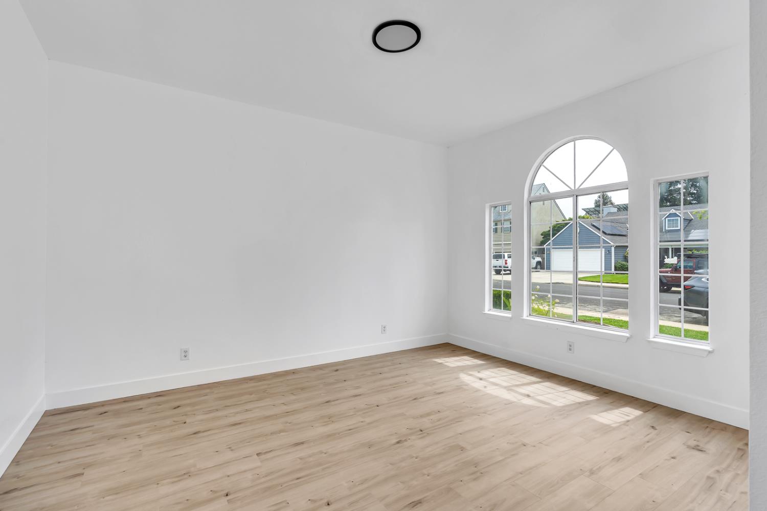 1887 Polson Ave, Clovis, CA 93611