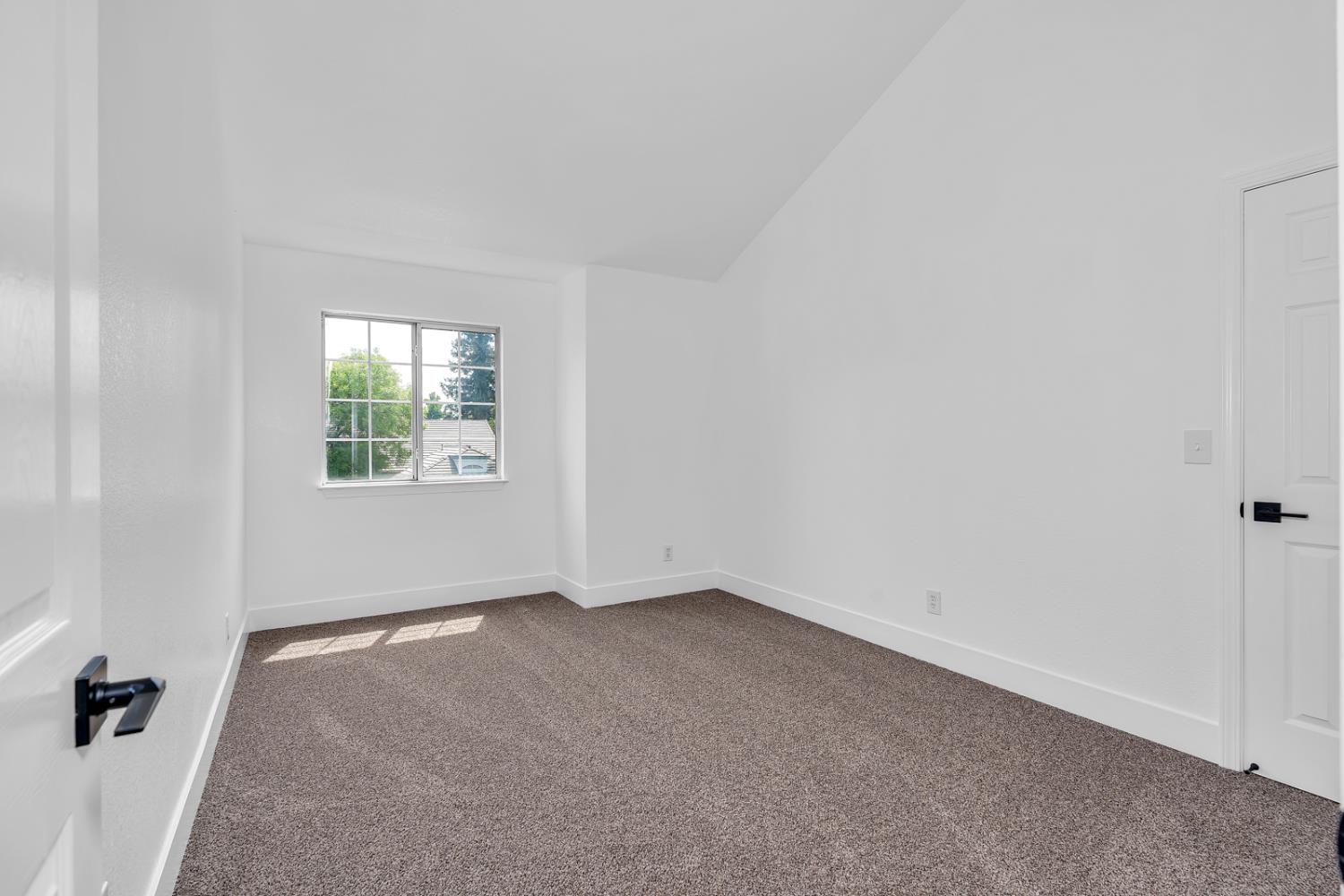 1887 Polson Ave, Clovis, CA 93611