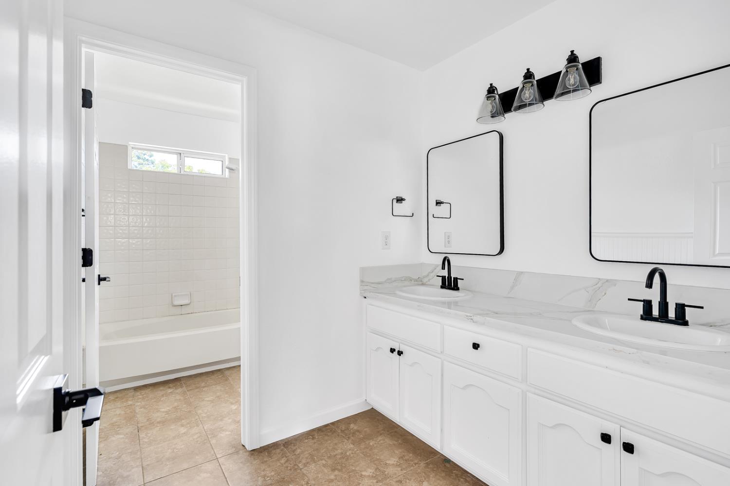 1887 Polson Ave, Clovis, CA 93611