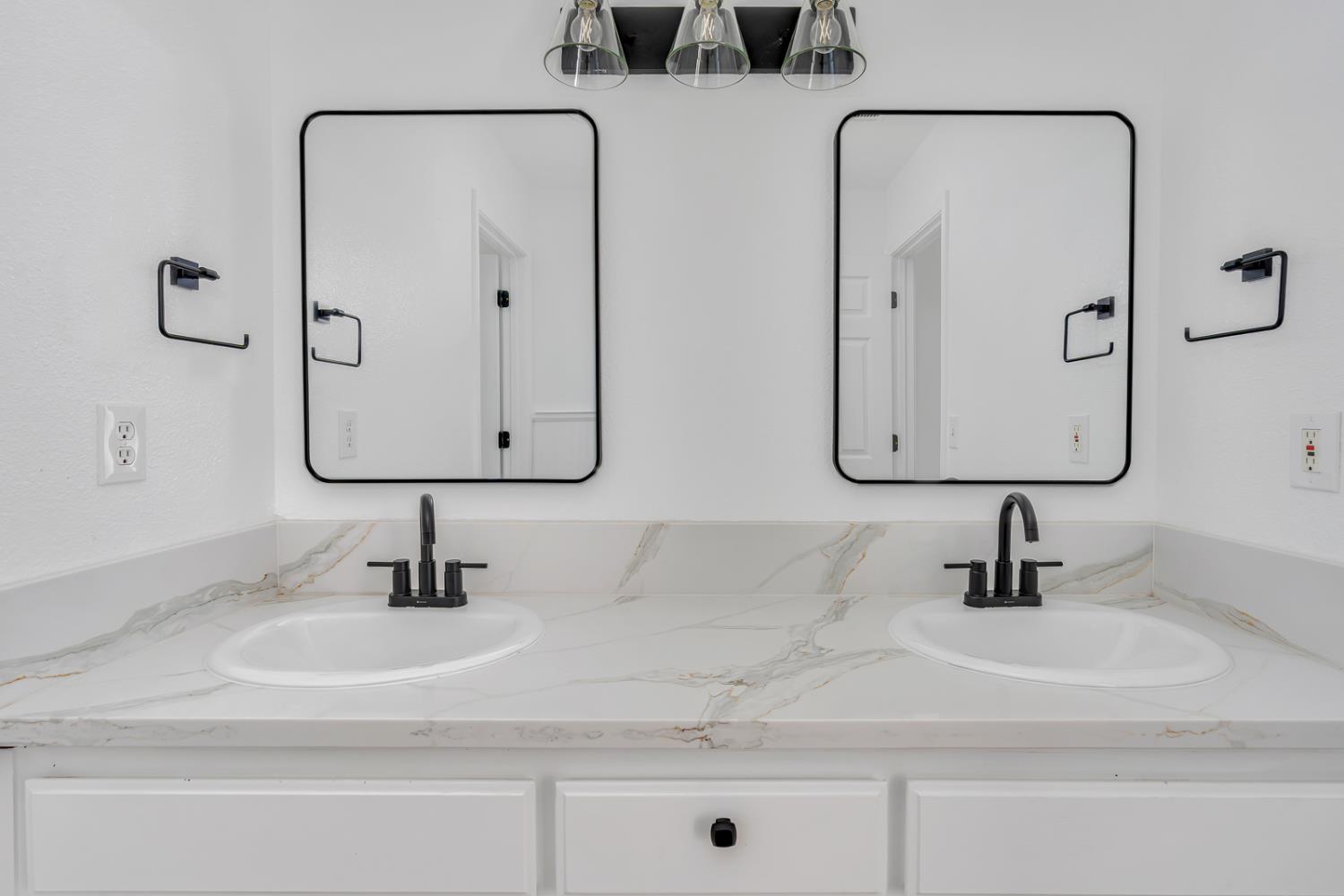 1887 Polson Ave, Clovis, CA 93611