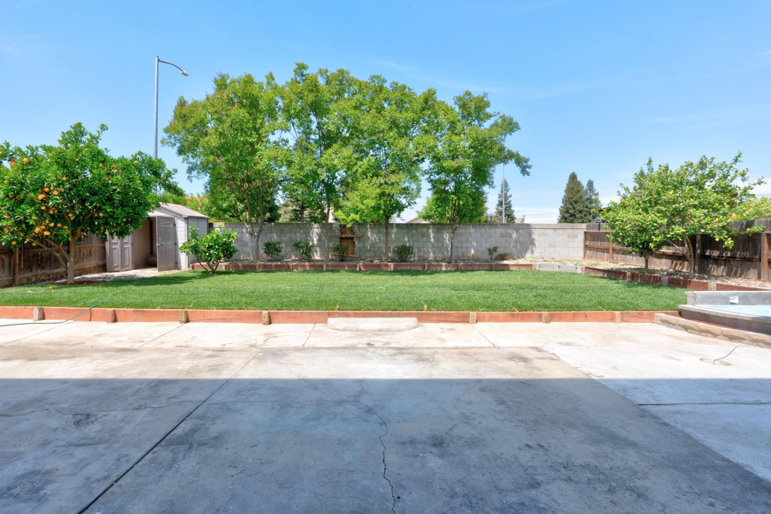 1887 Polson Ave, Clovis, CA 93611