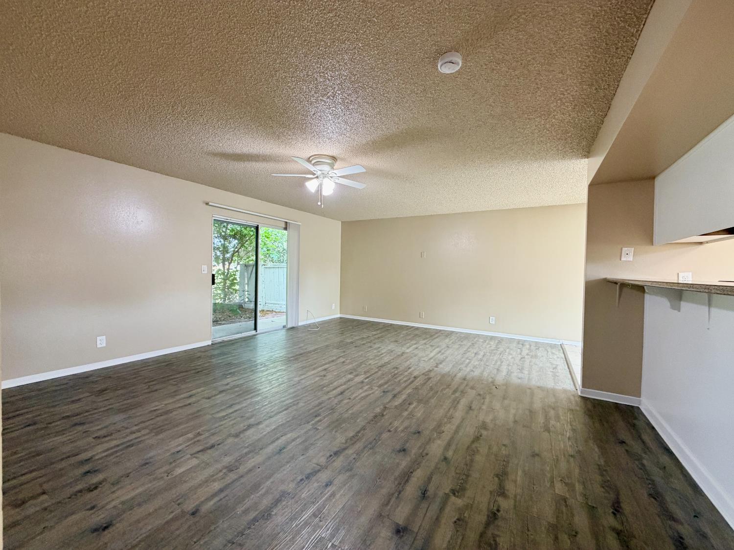 1250 E Shaw Ave #122, Fresno, CA 93710