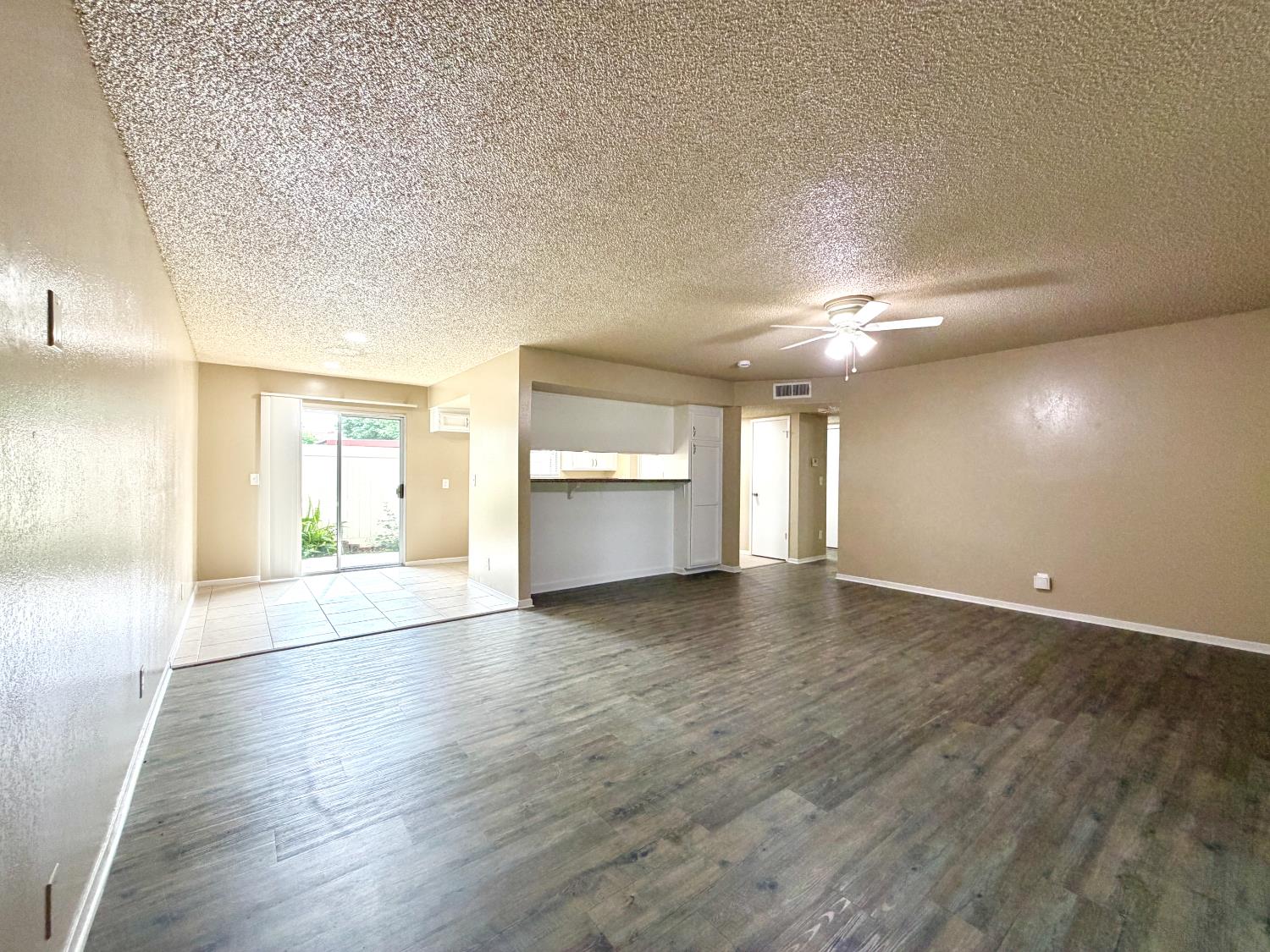 1250 E Shaw Ave #122, Fresno, CA 93710