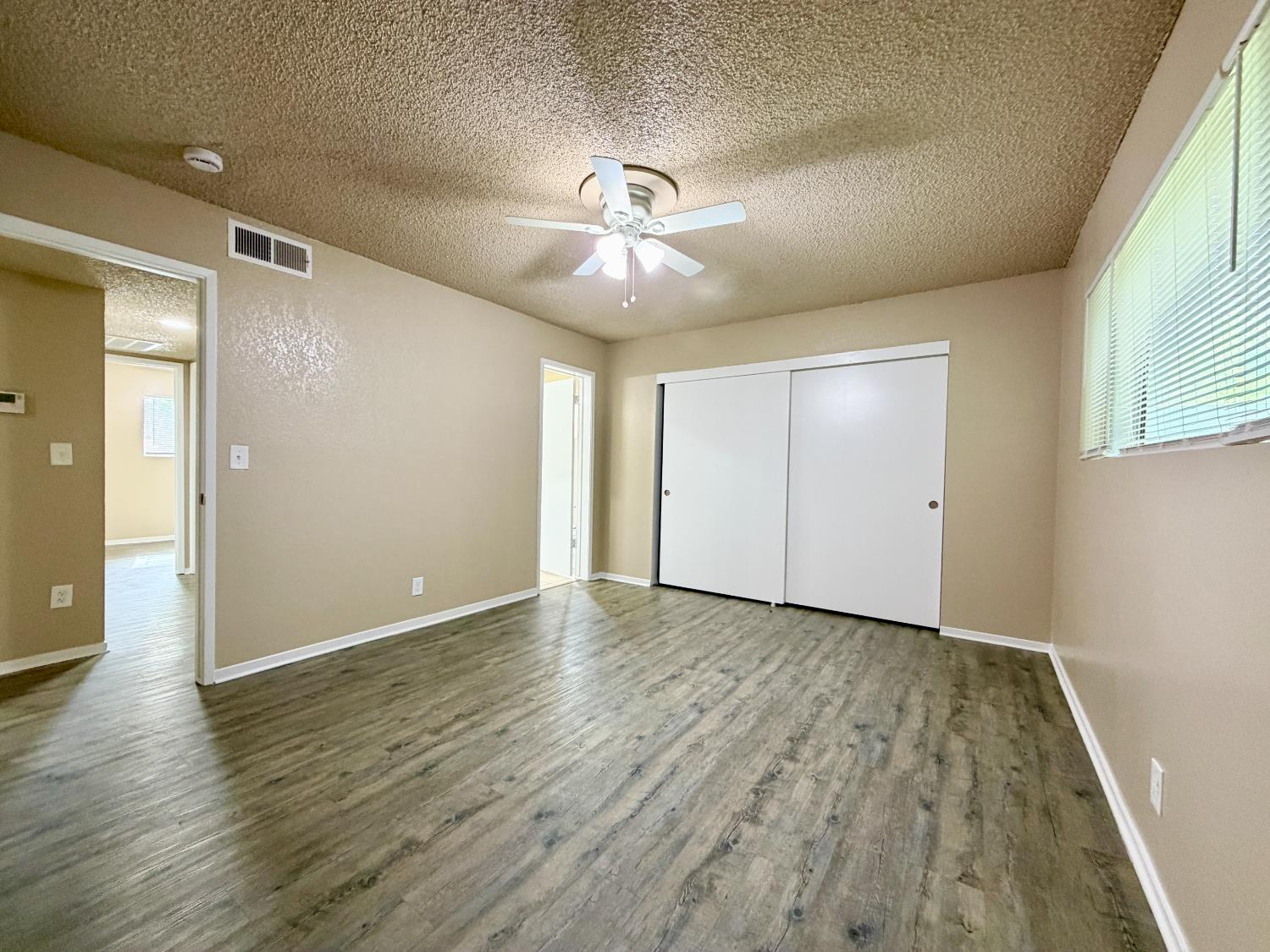 1250 E Shaw Ave #122, Fresno, CA 93710