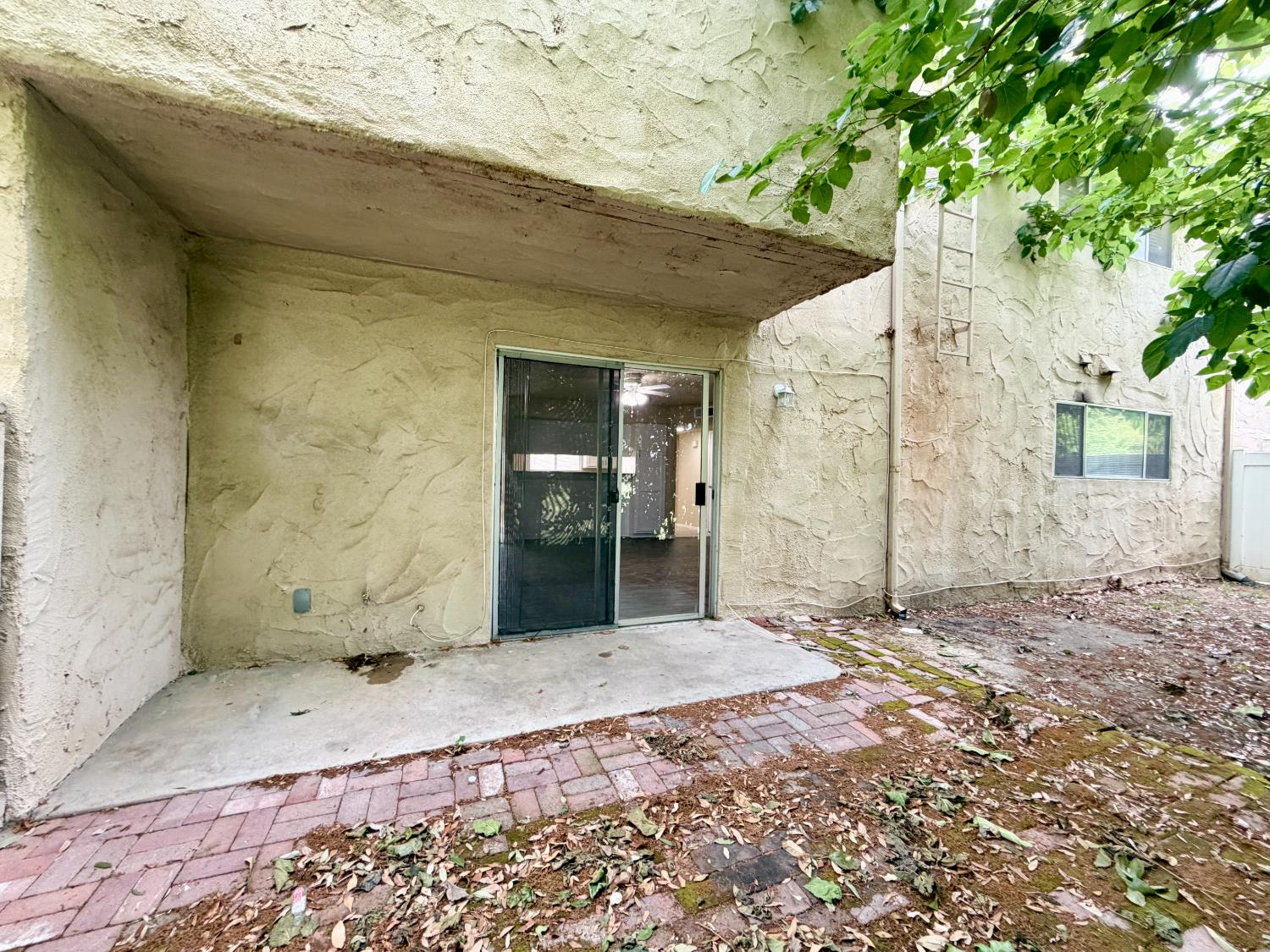 1250 E Shaw Ave #122, Fresno, CA 93710