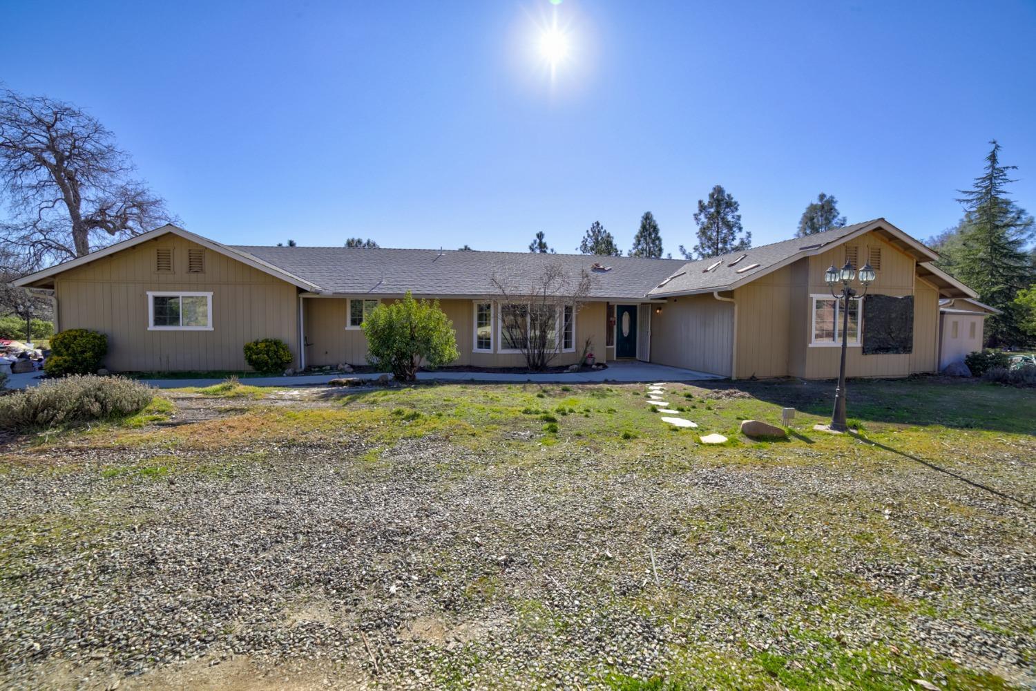 42478 Nelder Heights Dr, Oakhurst, CA 93644