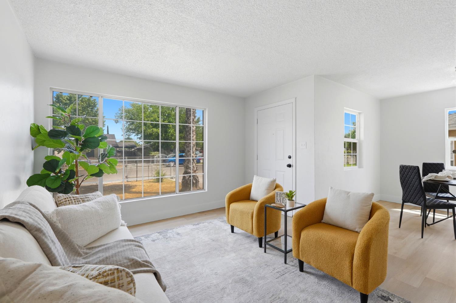 2486 S 10Th St, Fresno, CA 93725