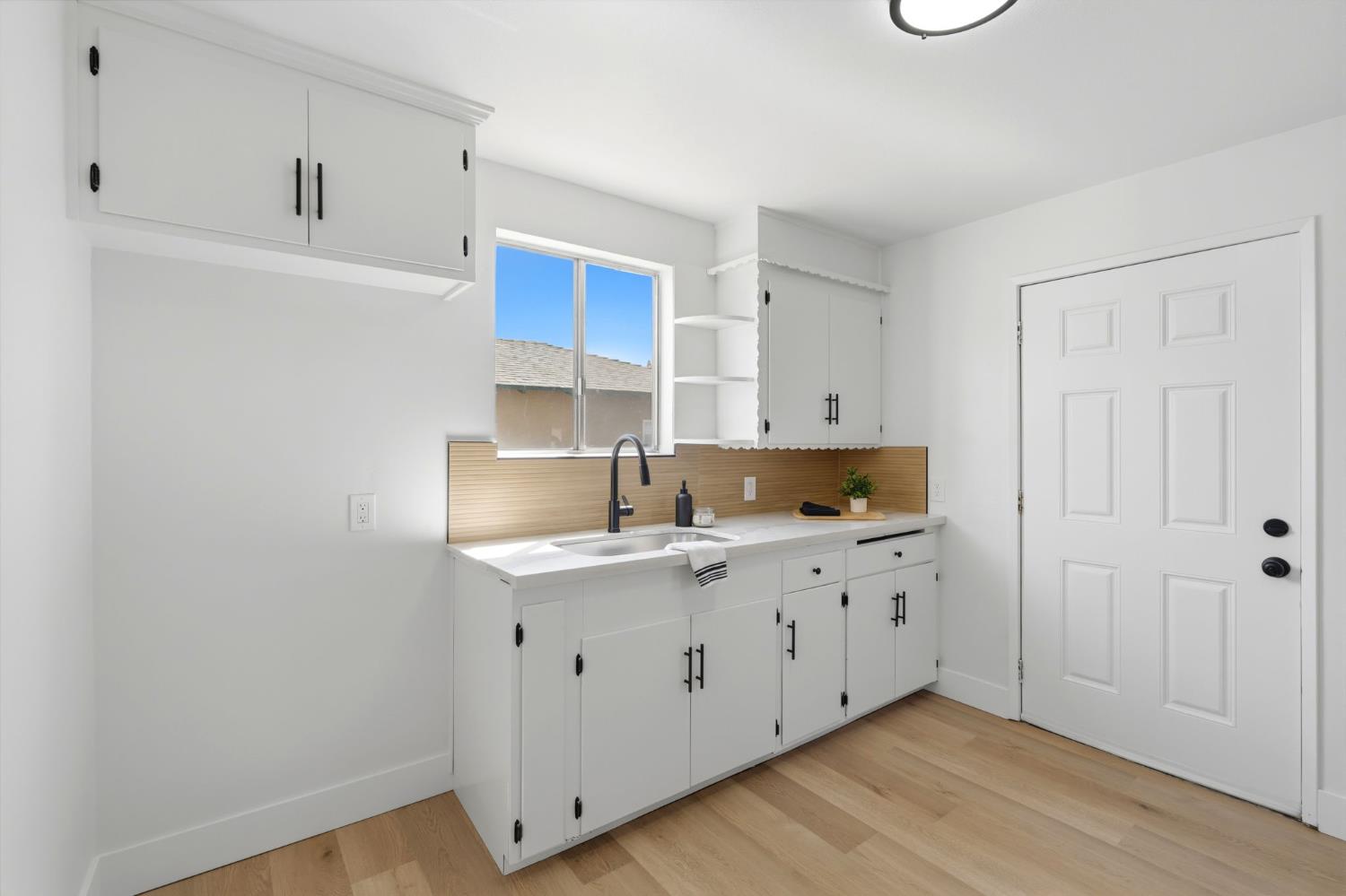 2486 S 10Th St, Fresno, CA 93725