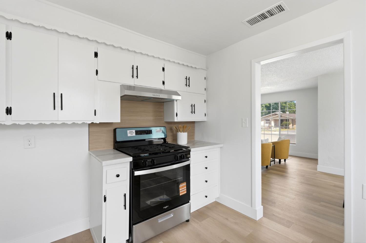 2486 S 10Th St, Fresno, CA 93725