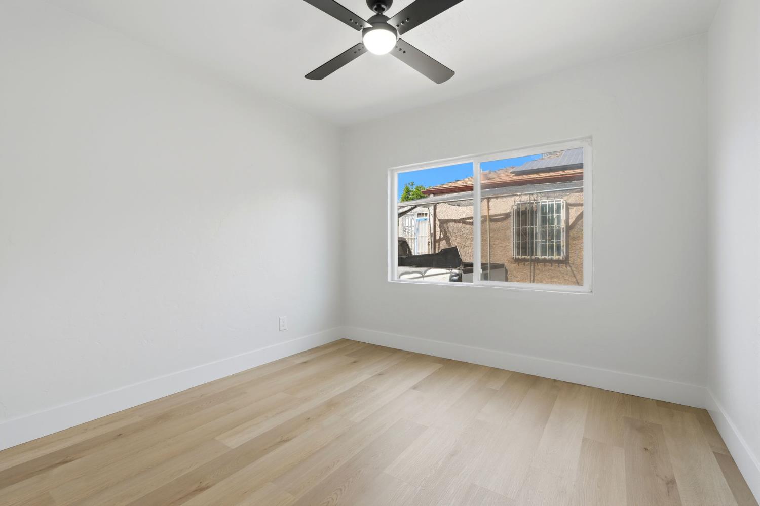 2486 S 10Th St, Fresno, CA 93725