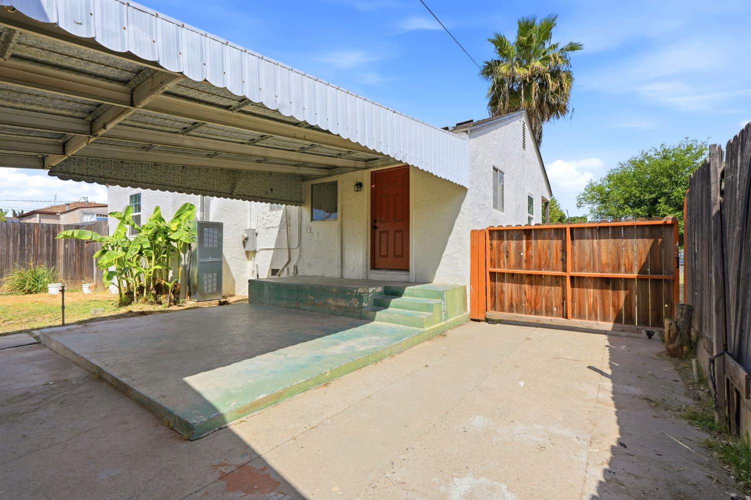 2486 S 10Th St, Fresno, CA 93725